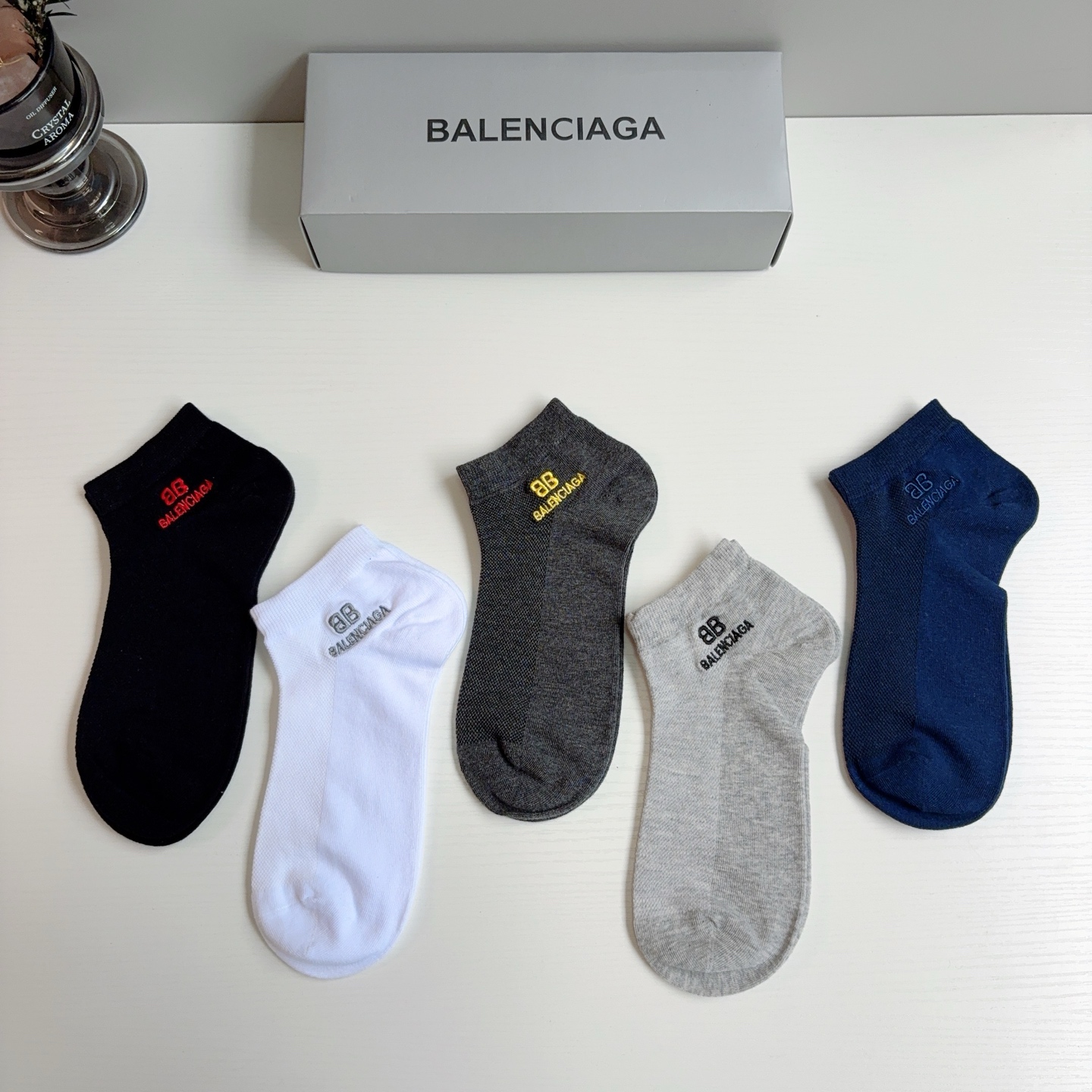 配包装【一盒5双】 BALENCIAGA 巴黎世家 新款刺绣短筒袜子。潮人必不可少的时尚专柜代购袜子 ，超级时尚潮流百搭