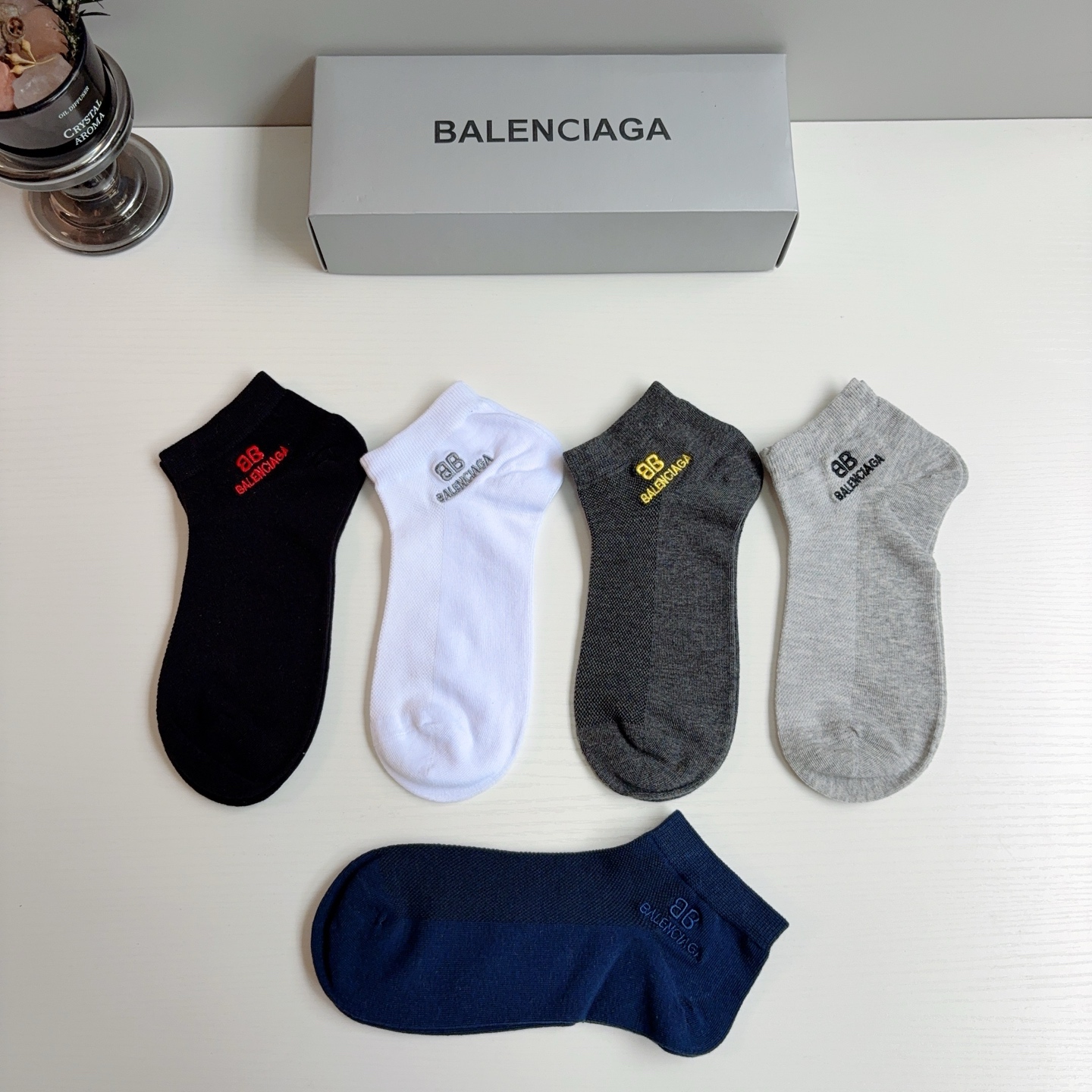 配包装【一盒5双】 BALENCIAGA 巴黎世家 新款刺绣短筒袜子。潮人必不可少的时尚专柜代购袜子 ，超级时尚潮流百搭
