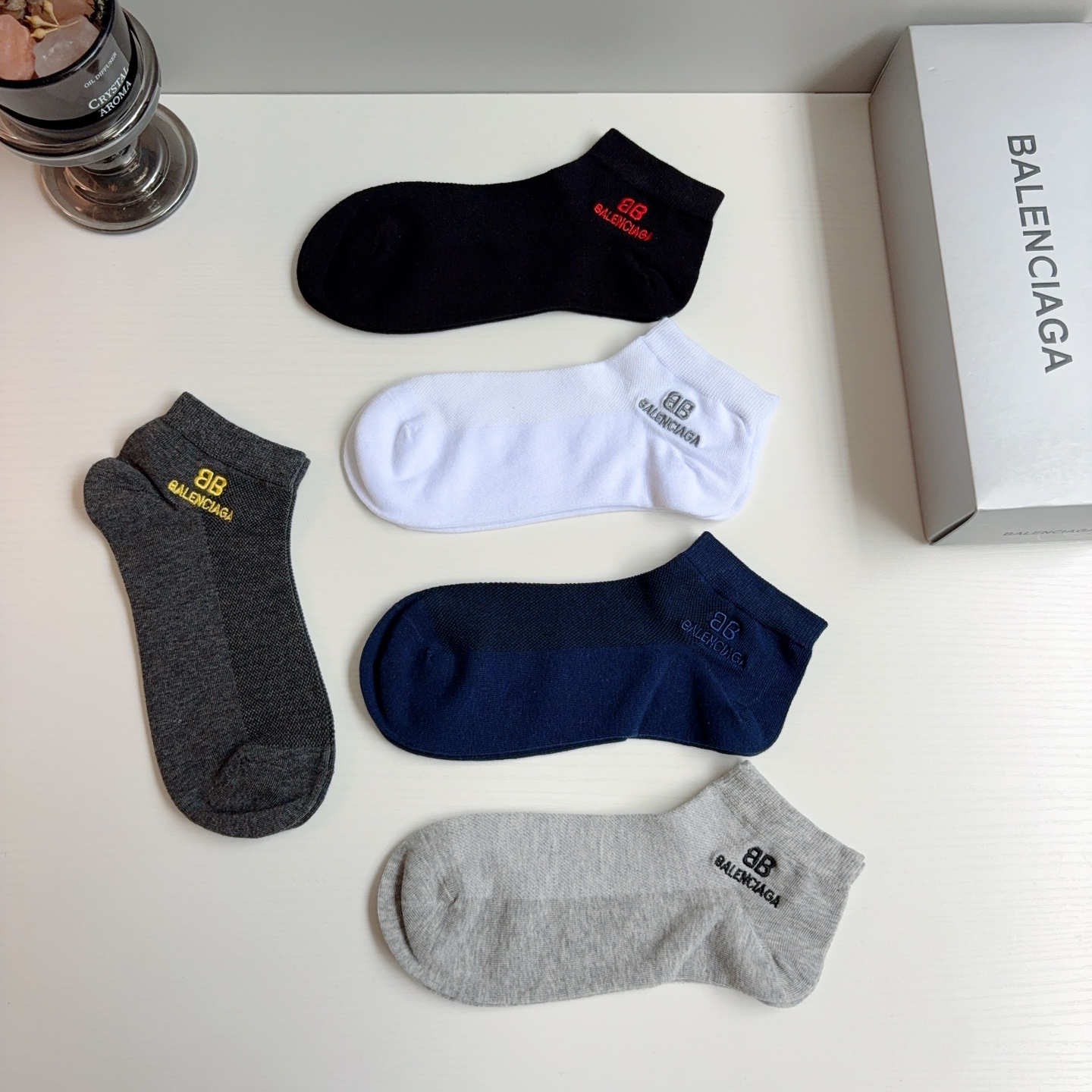 配包装【一盒5双】 BALENCIAGA 巴黎世家 新款刺绣短筒袜子。潮人必不可少的时尚专柜代购袜子 ，超级时尚潮流百搭