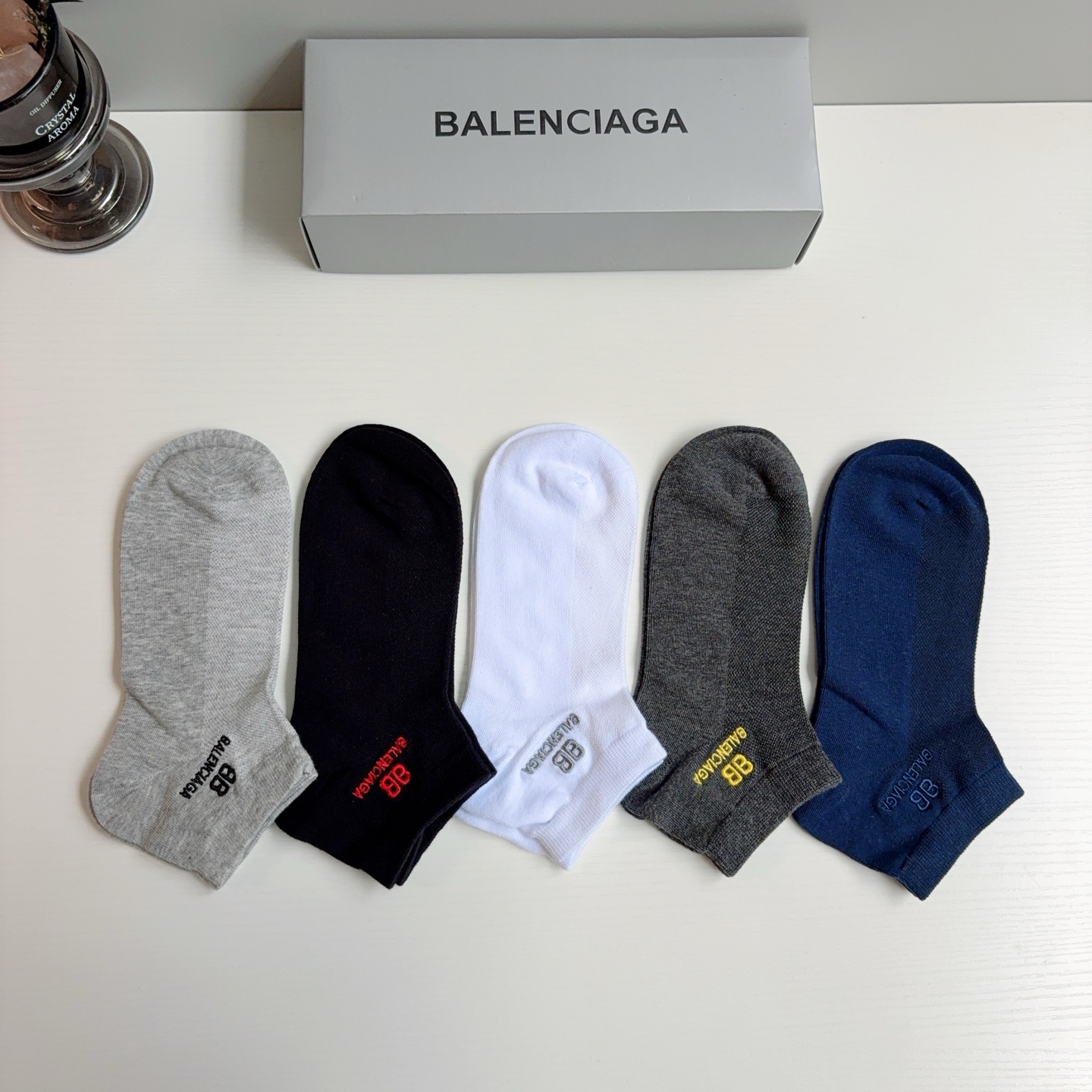 配包装【一盒5双】 BALENCIAGA 巴黎世家 新款刺绣短筒袜子。潮人必不可少的时尚专柜代购袜子 ，超级时尚潮流百搭