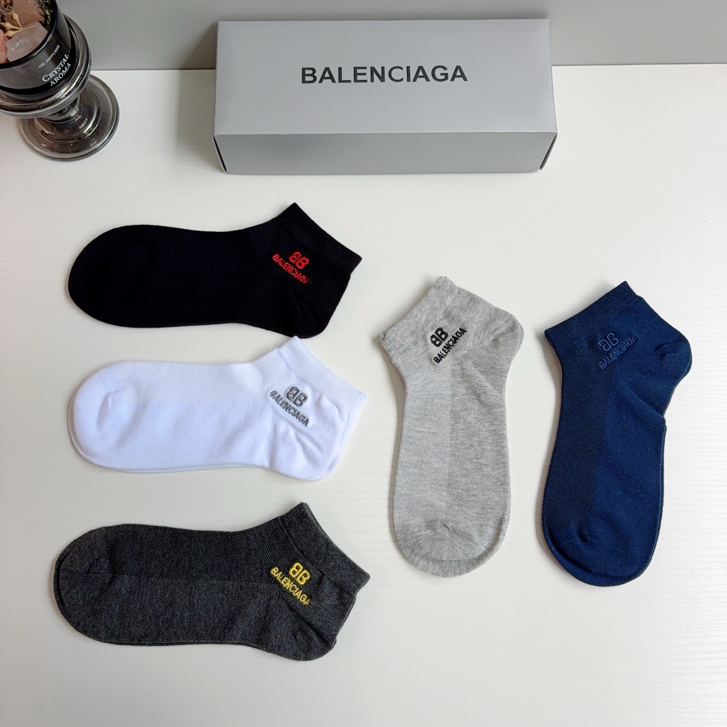 配包装【一盒5双】 BALENCIAGA 巴黎世家 新款刺绣短筒袜子。潮人必不可少的时尚专柜代购袜子 ，超级时尚潮流百搭