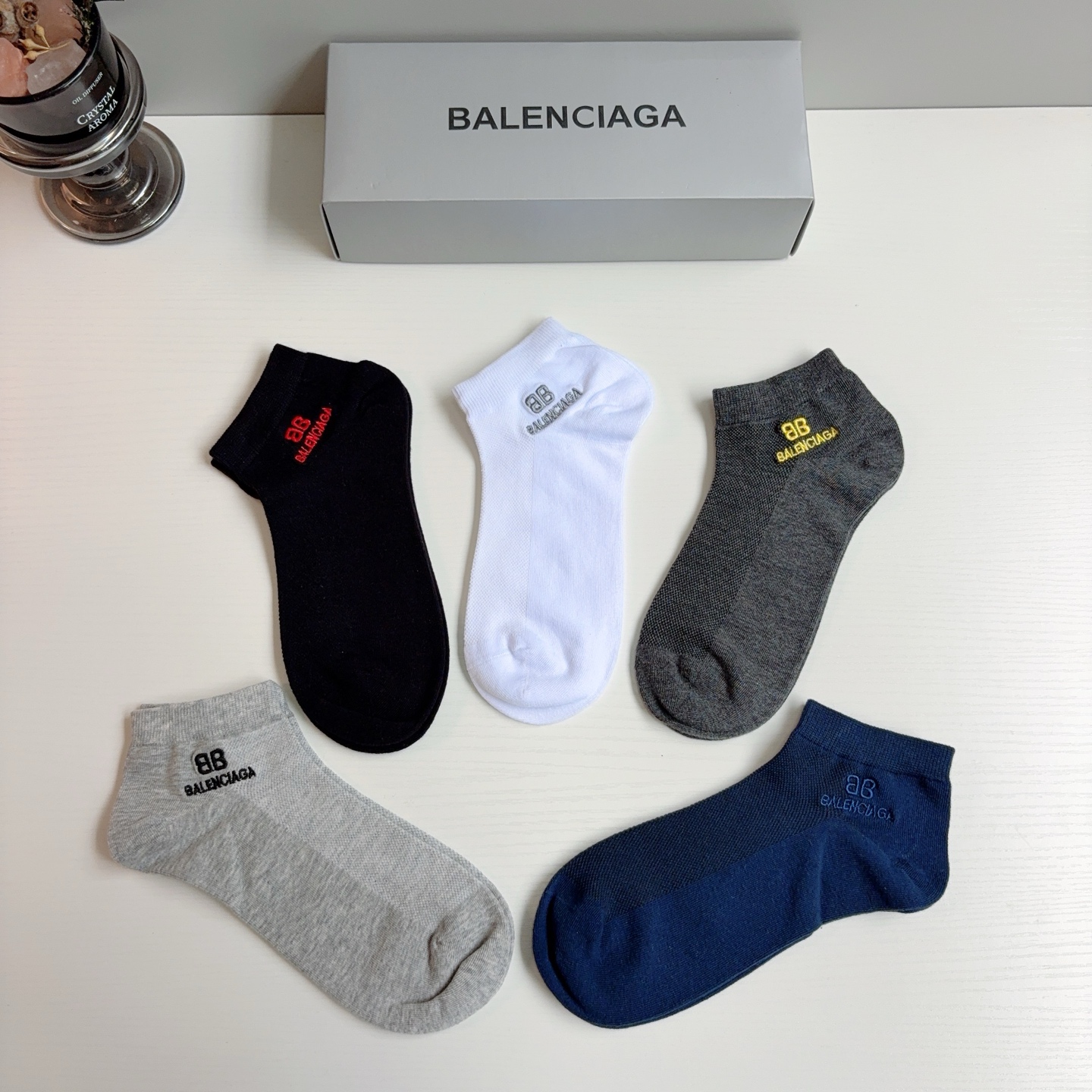 配包装【一盒5双】 BALENCIAGA 巴黎世家 新款刺绣短筒袜子。潮人必不可少的时尚专柜代购袜子 ，超级时尚潮流百搭
