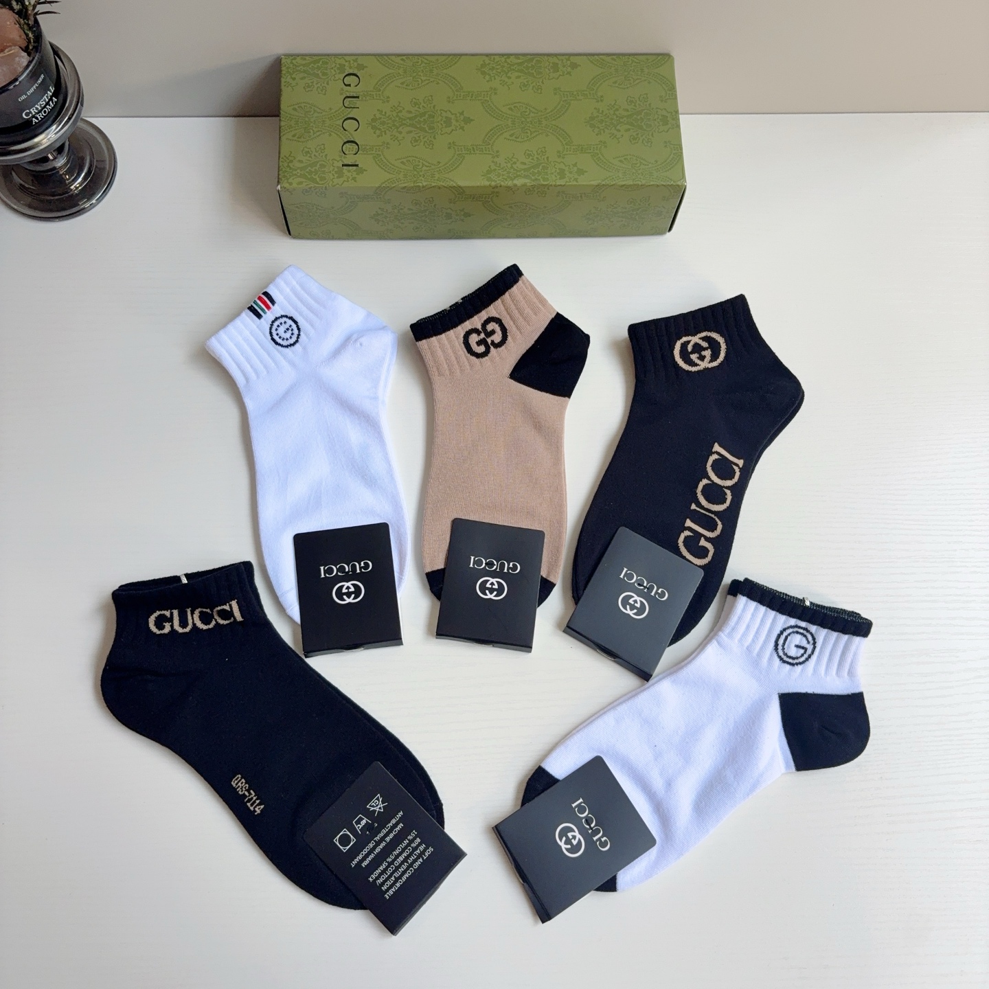 配包装（一盒5双）  Gucci 古奇 新款中筒男女通用袜，纯棉面料，潮人必备 ，爆款经典双G，个性时尚百搭款，你值得拥