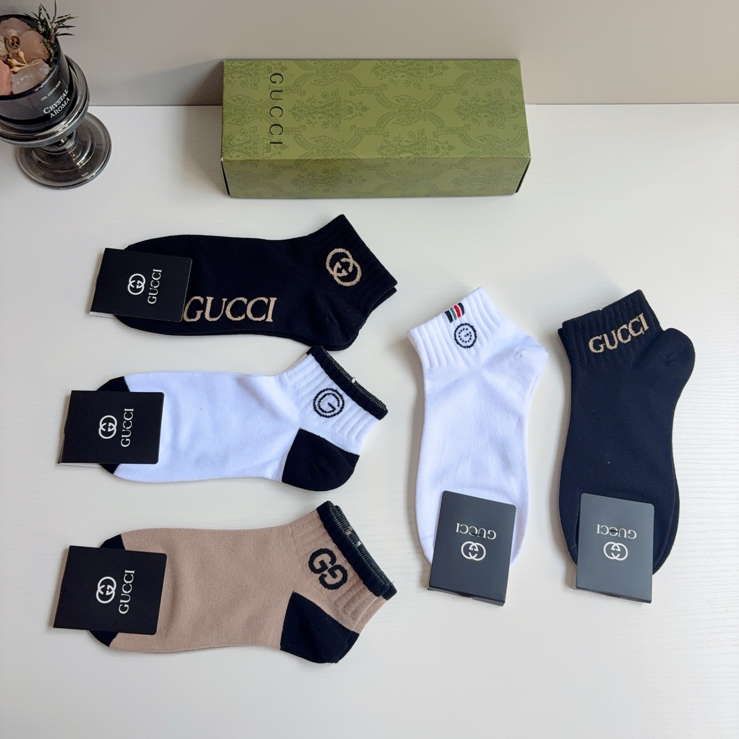 配包装（一盒5双）  Gucci 古奇 新款中筒男女通用袜，纯棉面料，潮人必备 ，爆款经典双G，个性时尚百搭款，你值得拥