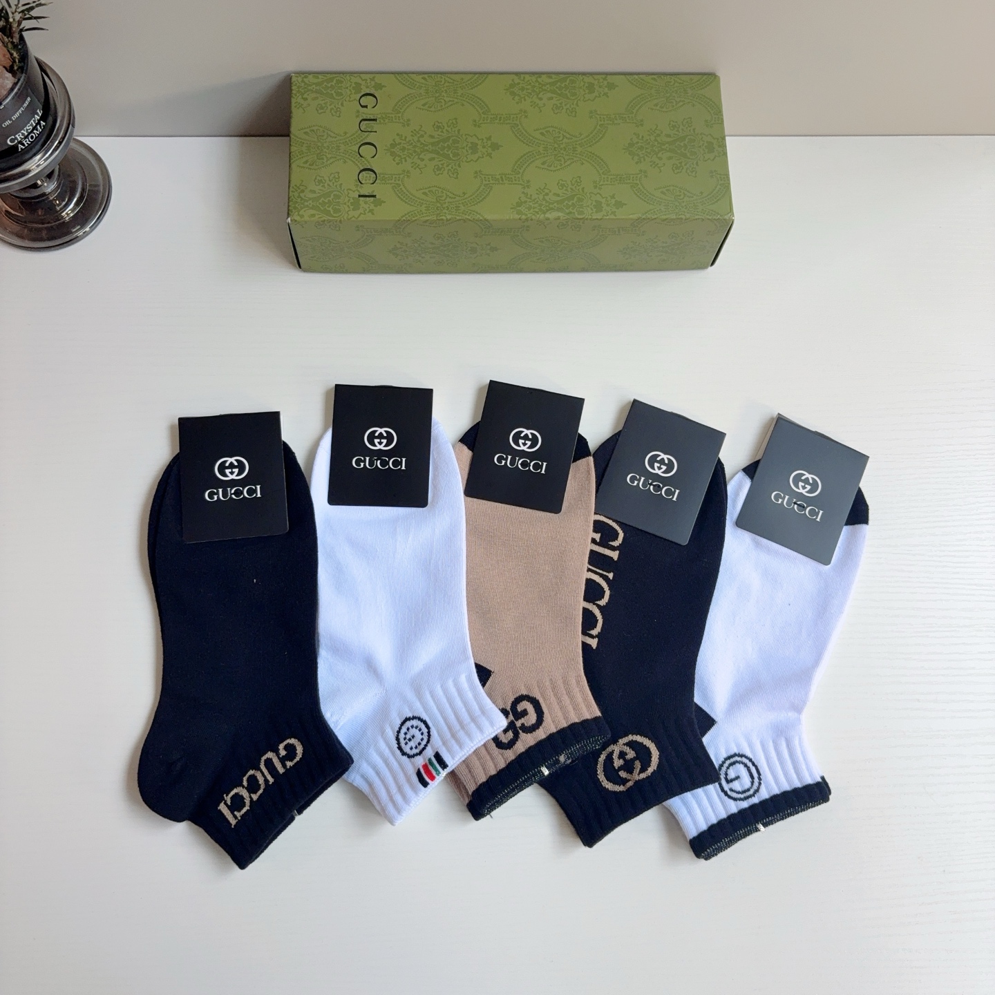配包装（一盒5双）  Gucci 古奇 新款中筒男女通用袜，纯棉面料，潮人必备 ，爆款经典双G，个性时尚百搭款，你值得拥