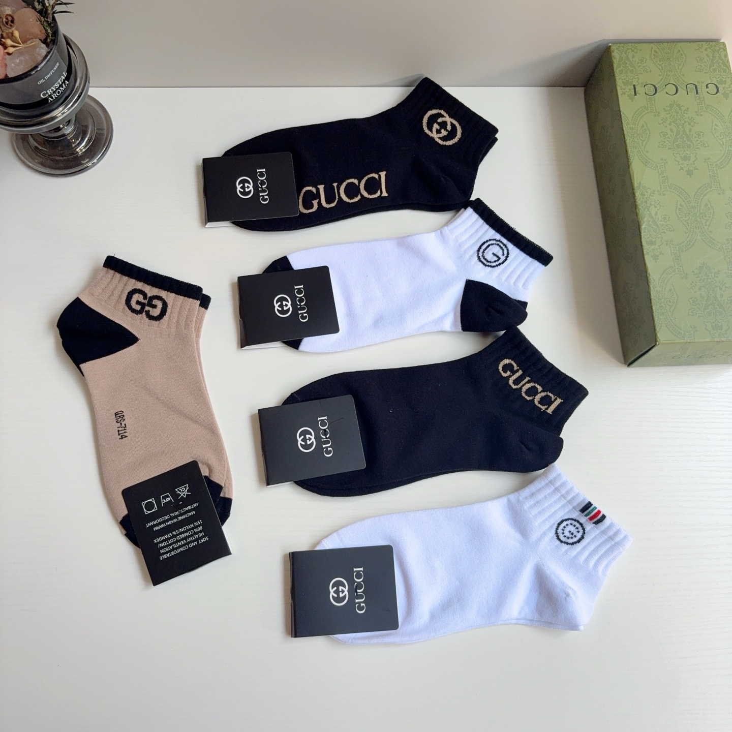 配包装（一盒5双）  Gucci 古奇 新款中筒男女通用袜，纯棉面料，潮人必备 ，爆款经典双G，个性时尚百搭款，你值得拥