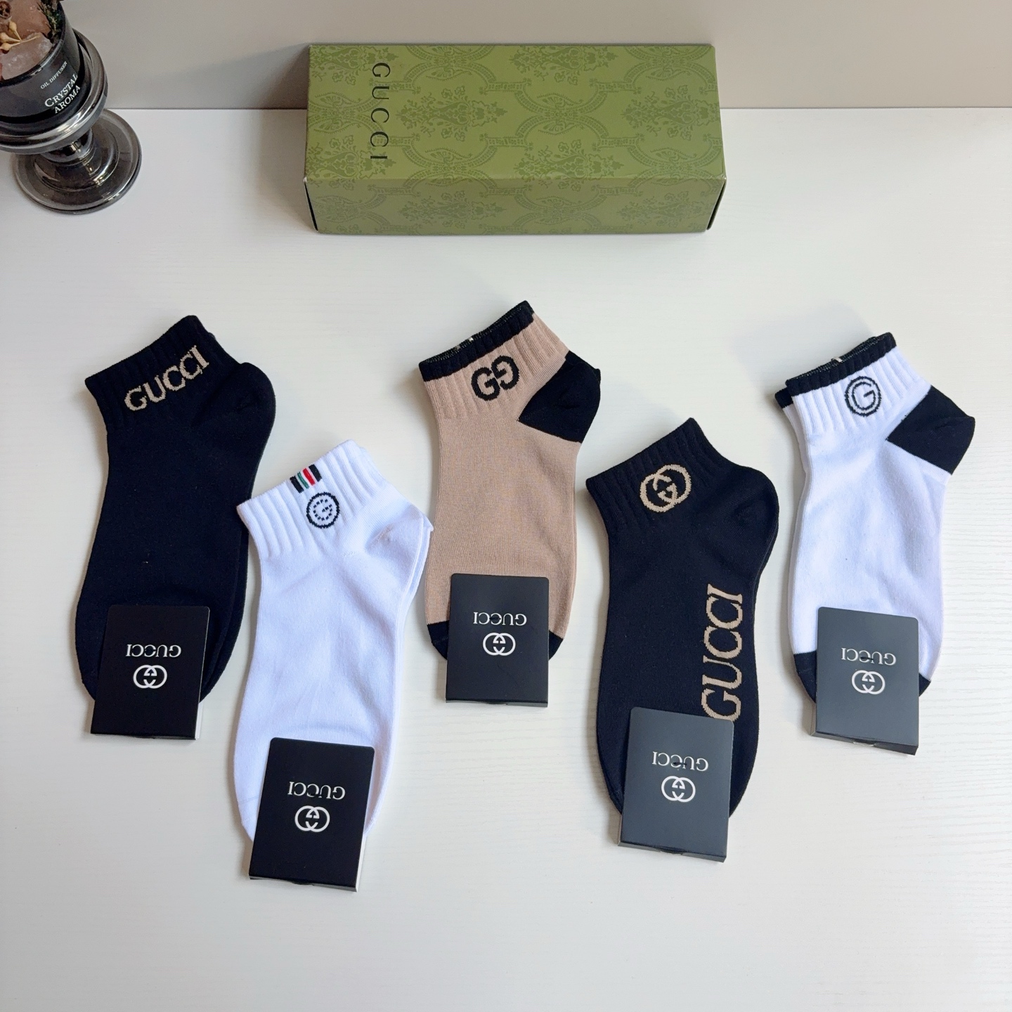 配包装（一盒5双）  Gucci 古奇 新款中筒男女通用袜，纯棉面料，潮人必备 ，爆款经典双G，个性时尚百搭款，你值得拥