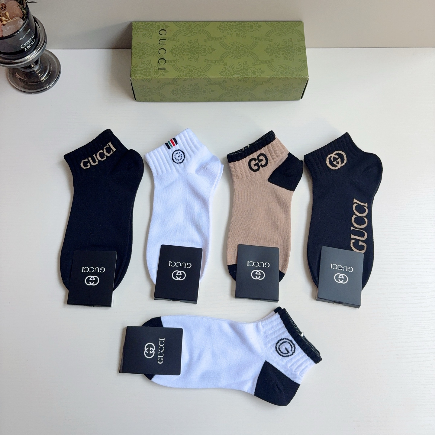 配包装（一盒5双）  Gucci 古奇 新款中筒男女通用袜，纯棉面料，潮人必备 ，爆款经典双G，个性时尚百搭款，你值得拥