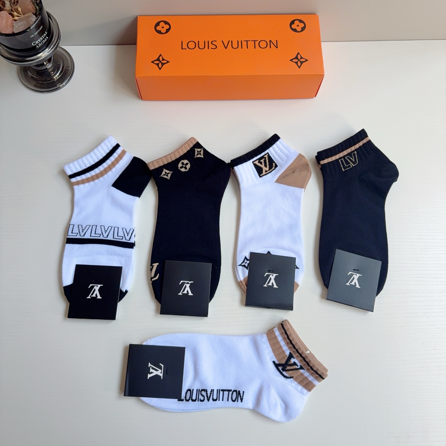 配包装（一盒5双）  🌟 LV 路易威登 ，纯棉袜子 经典字母logo船袜，个性时尚百搭款，！超柔软材质，舒适透气！