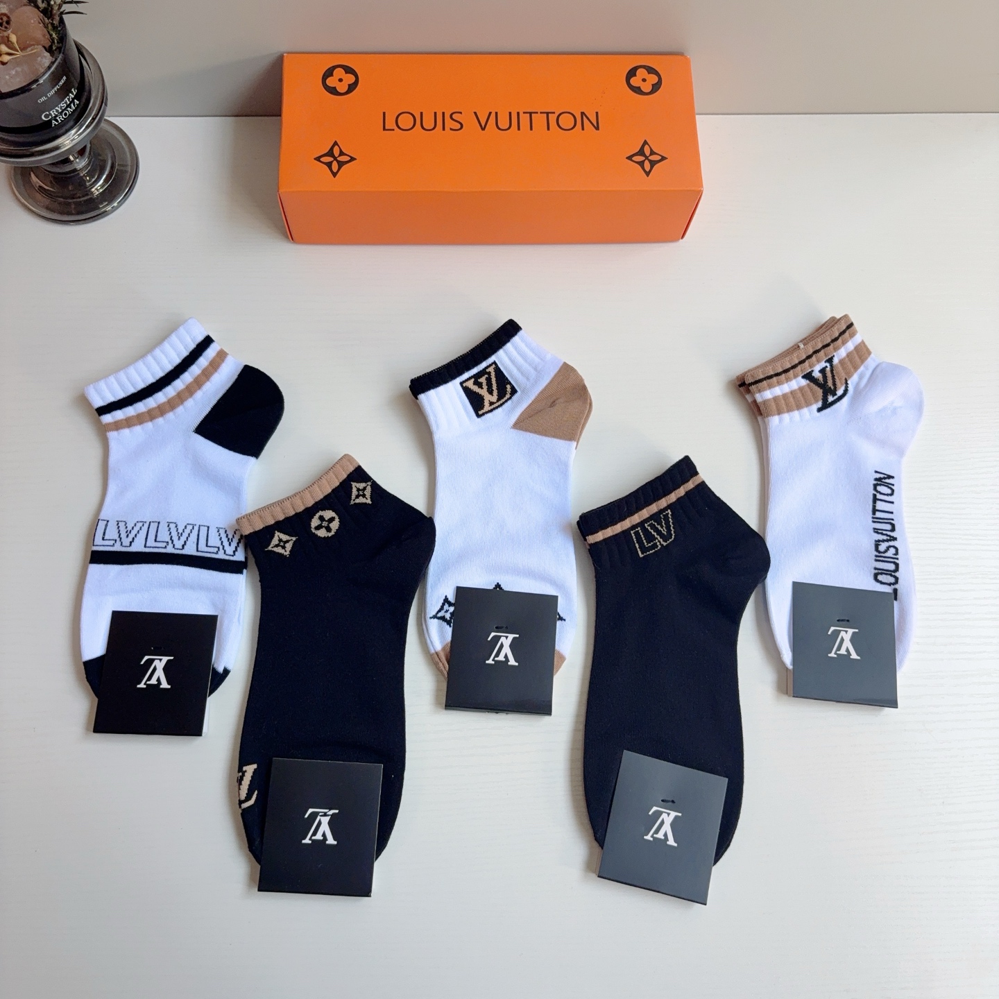 配包装（一盒5双）  🌟 LV 路易威登 ，纯棉袜子 经典字母logo船袜，个性时尚百搭款，！超柔软材质，舒适透气！