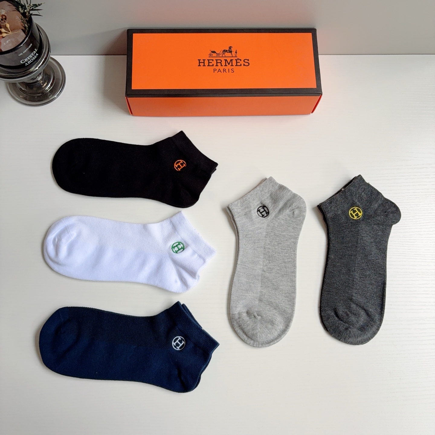 配包装【一盒5双】 HERMES（爱马仕）高版本刺绣短筒袜子。潮人必不可少的时尚专柜代购袜子 ，超级好搭配！