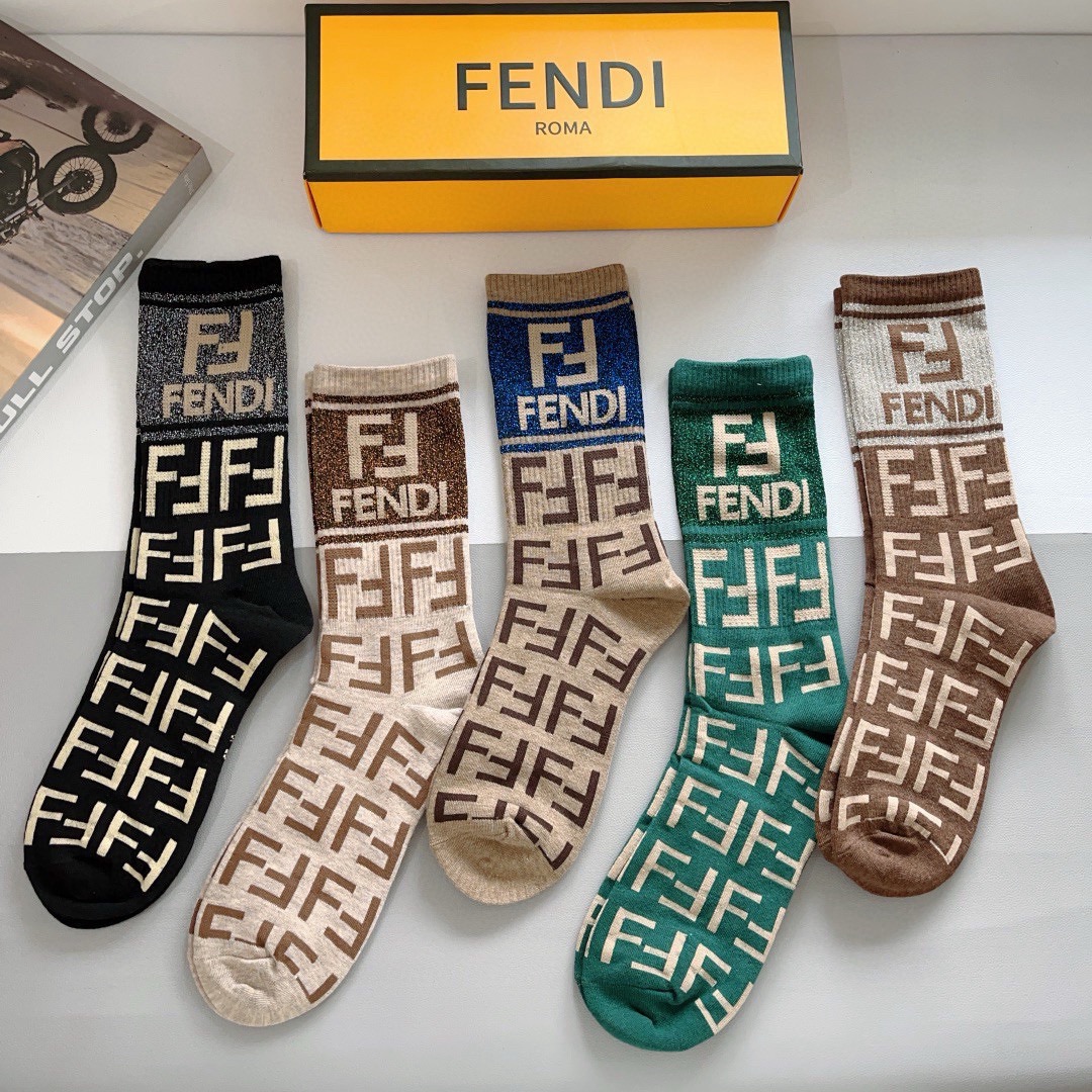 配包装【一盒5双】 FENDI芬迪高版本 ～网红新款芬迪长筒小腿袜子🔥超级柔软🔥🔥潮人必不能少的双F 专柜代购品质 ！