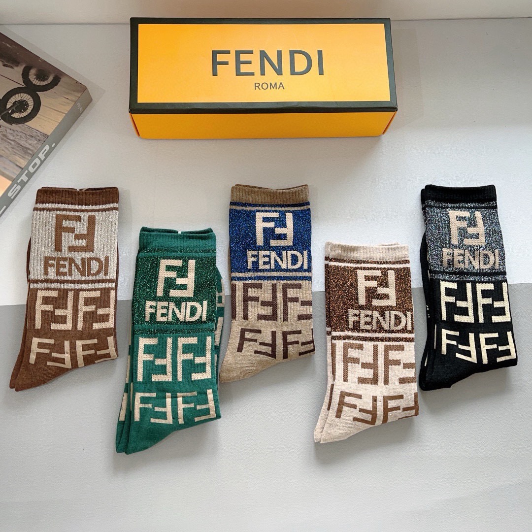 配包装【一盒5双】 FENDI芬迪高版本 ～网红新款芬迪长筒小腿袜子🔥超级柔软🔥🔥潮人必不能少的双F 专柜代购品质 ！