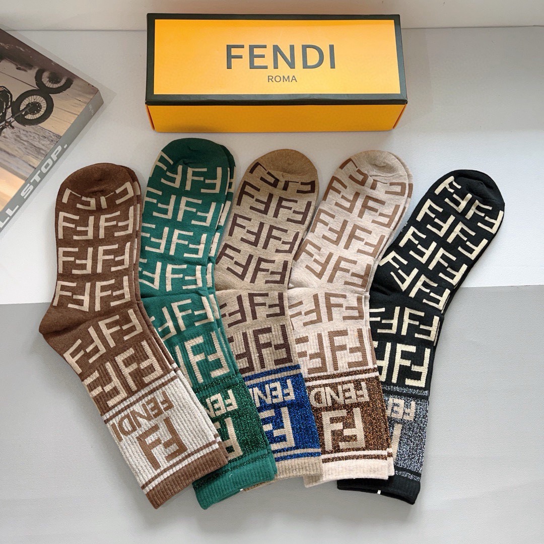配包装【一盒5双】 FENDI芬迪高版本 ～网红新款芬迪长筒小腿袜子🔥超级柔软🔥🔥潮人必不能少的双F 专柜代购品质 ！