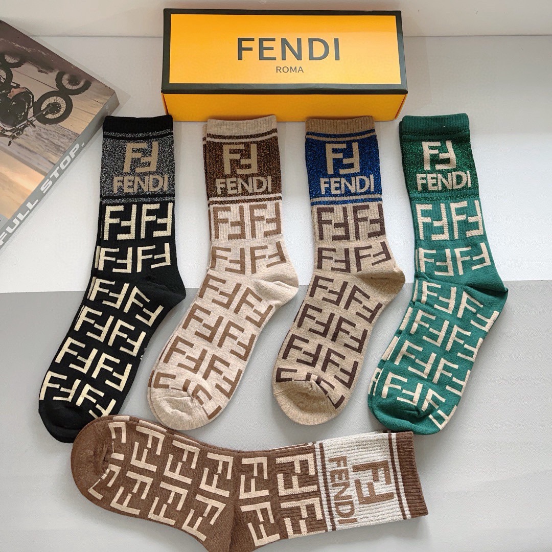 配包装【一盒5双】 FENDI芬迪高版本 ～网红新款芬迪长筒小腿袜子🔥超级柔软🔥🔥潮人必不能少的双F 专柜代购品质 ！