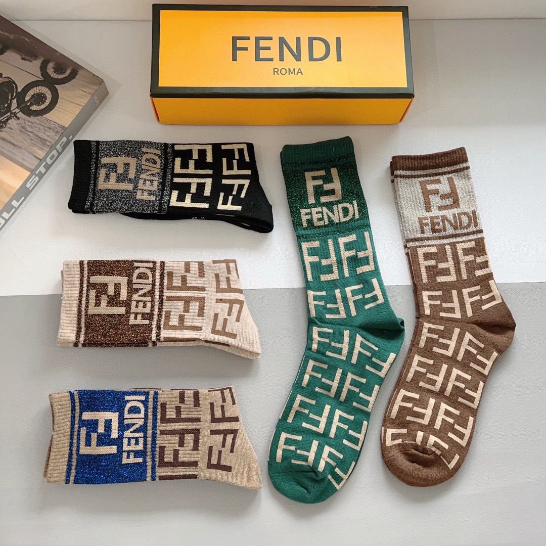 配包装【一盒5双】 FENDI芬迪高版本 ～网红新款芬迪长筒小腿袜子🔥超级柔软🔥🔥潮人必不能少的双F 专柜代购品质 ！