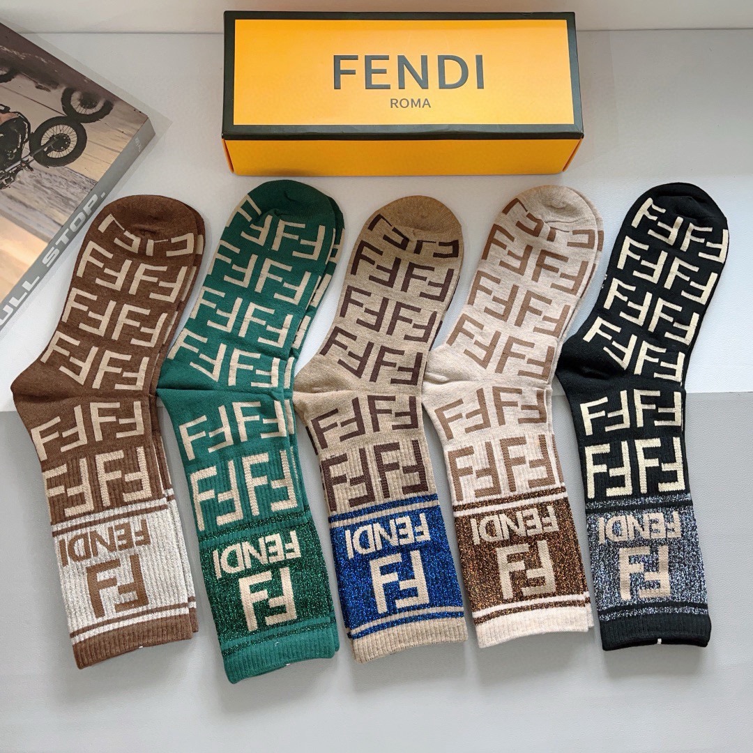 配包装【一盒5双】 FENDI芬迪高版本 ～网红新款芬迪长筒小腿袜子🔥超级柔软🔥🔥潮人必不能少的双F 专柜代购品质 ！