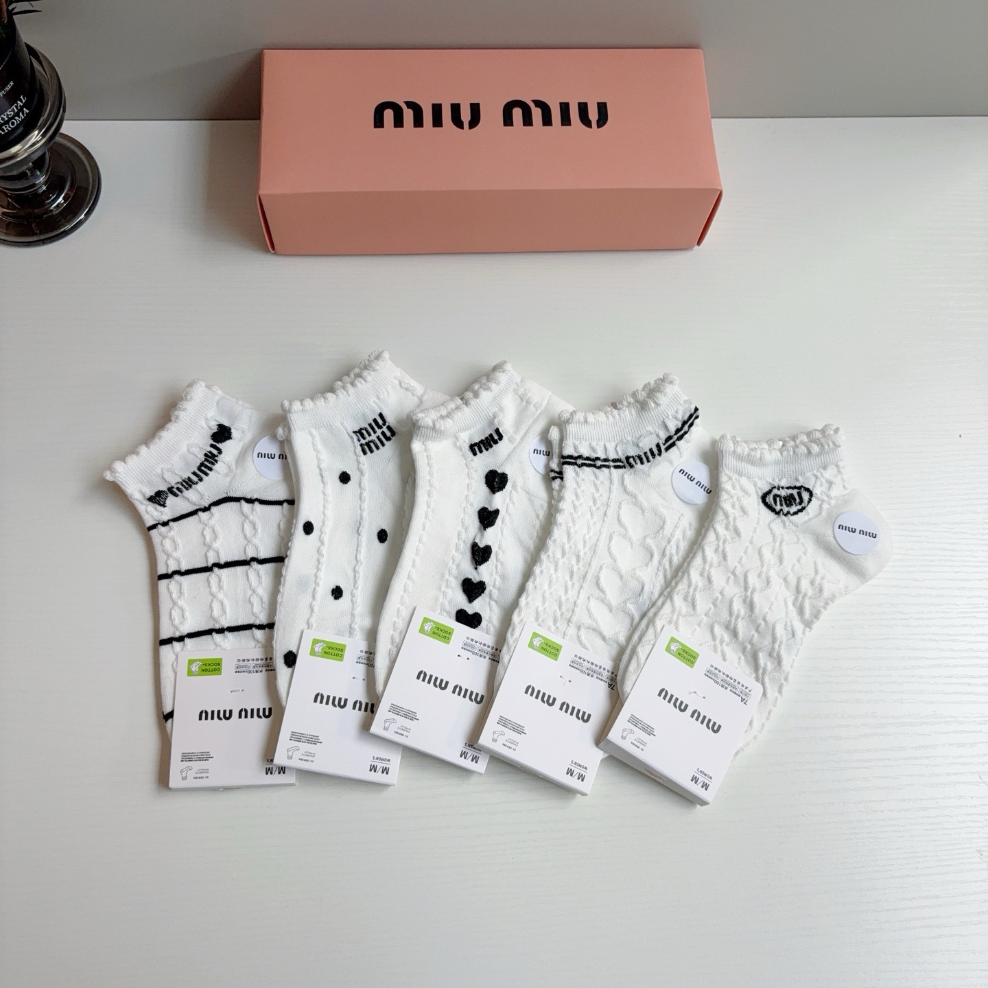 配包装【一盒5双】 miumiu · 缪缪 新款网红短筒袜子❗️ins明星网红推荐❗️竹棉材质,轻薄柔软透气,四季通用, 配包装【一盒5双】 miumiu · 缪缪 新款网红短筒袜子❗️ins明星网红推荐❗️竹棉材质,轻薄柔软透气,四季通用,