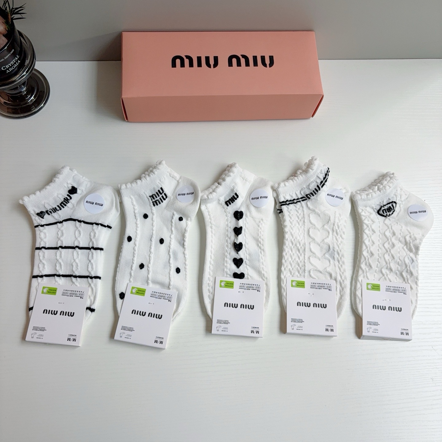 配包装【一盒5双】 miumiu · 缪缪 新款网红短筒袜子❗️ins明星网红推荐❗️竹棉材质,轻薄柔软透气,四季通用, 配包装【一盒5双】 miumiu · 缪缪 新款网红短筒袜子❗️ins明星网红推荐❗️竹棉材质,轻薄柔软透气,四季通用,