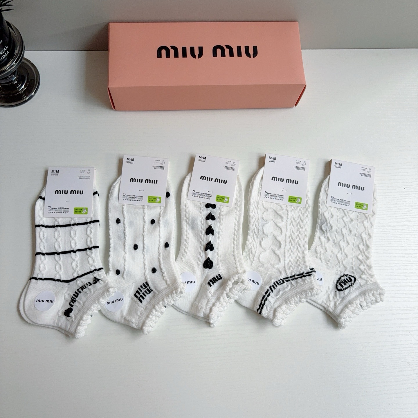 配包装【一盒5双】 miumiu · 缪缪 新款网红短筒袜子❗️ins明星网红推荐❗️竹棉材质,轻薄柔软透气,四季通用, 配包装【一盒5双】 miumiu · 缪缪 新款网红短筒袜子❗️ins明星网红推荐❗️竹棉材质,轻薄柔软透气,四季通用,