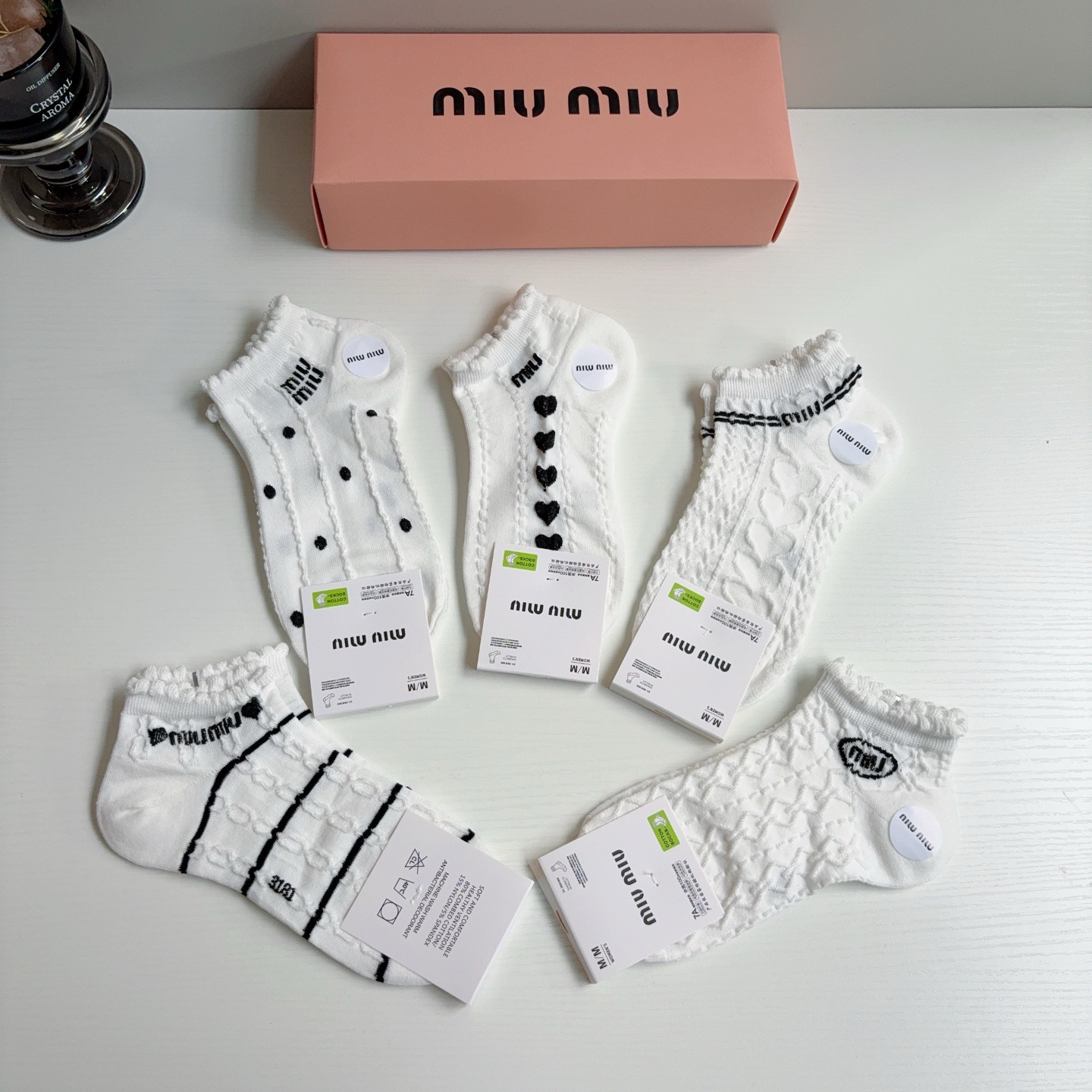 配包装【一盒5双】 miumiu · 缪缪 新款网红短筒袜子❗️ins明星网红推荐❗️竹棉材质,轻薄柔软透气,四季通用, 配包装【一盒5双】 miumiu · 缪缪 新款网红短筒袜子❗️ins明星网红推荐❗️竹棉材质,轻薄柔软透气,四季通用,