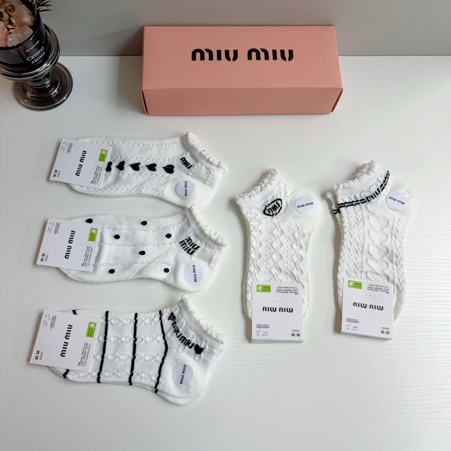 配包装【一盒5双】 miumiu · 缪缪 新款网红短筒袜子❗️ins明星网红推荐❗️竹棉材质,轻薄柔软透气,四季通用, 配包装【一盒5双】 miumiu · 缪缪 新款网红短筒袜子❗️ins明星网红推荐❗️竹棉材质,轻薄柔软透气,四季通用,