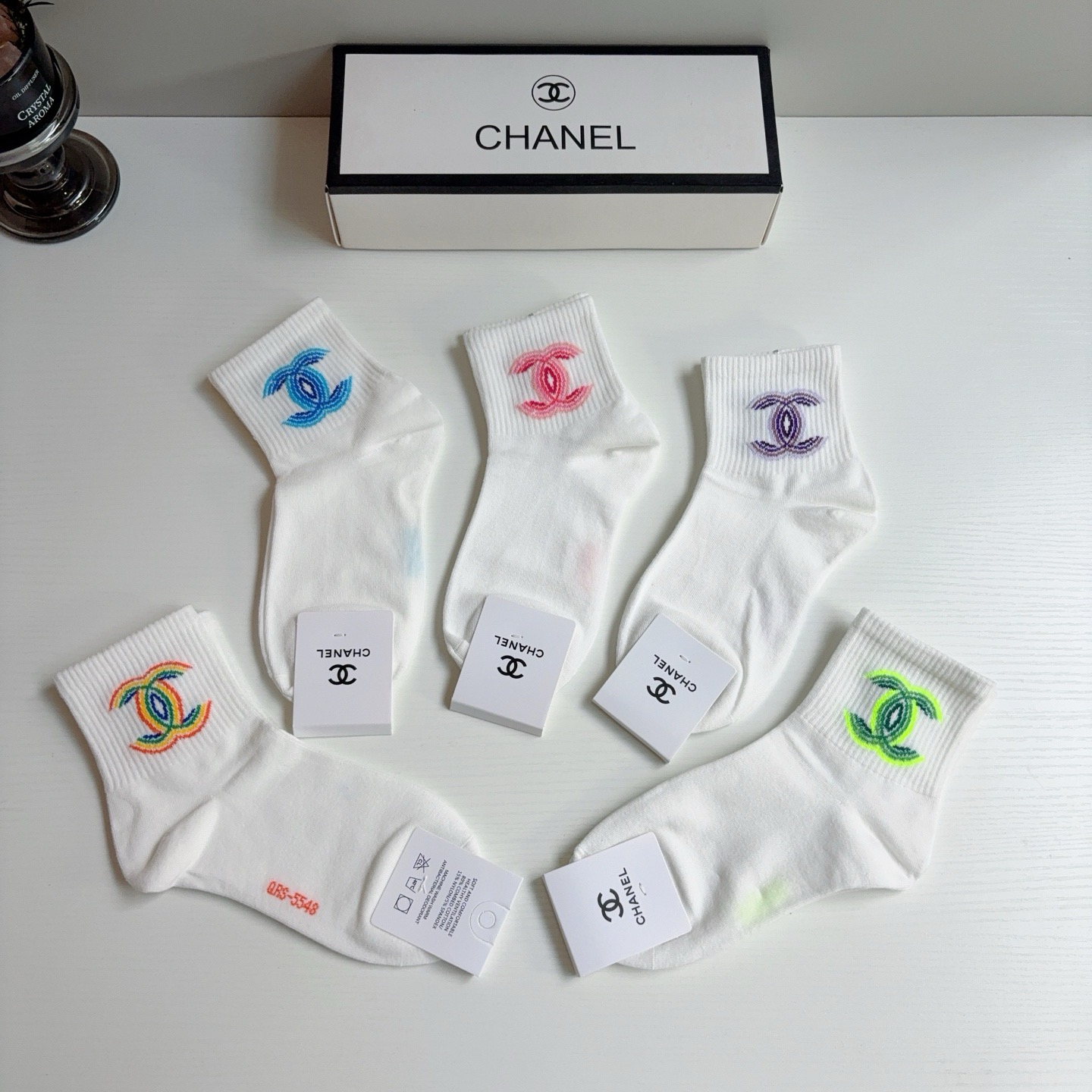 配包装（一盒5双） CHANEL 香奈儿经典袜子、纯棉材质经典双C图案logo，大牌出街，潮人必备，超好搭❗️