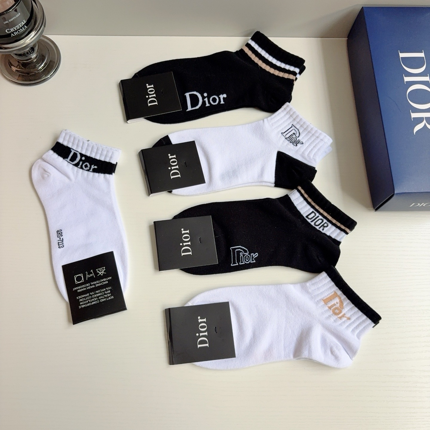 配包装（一盒5双） Dior 迪奥 新款字母罗口男款短筒袜子！经典字母专柜同步袜子，💛大牌出街，潮人必备🔥超好搭