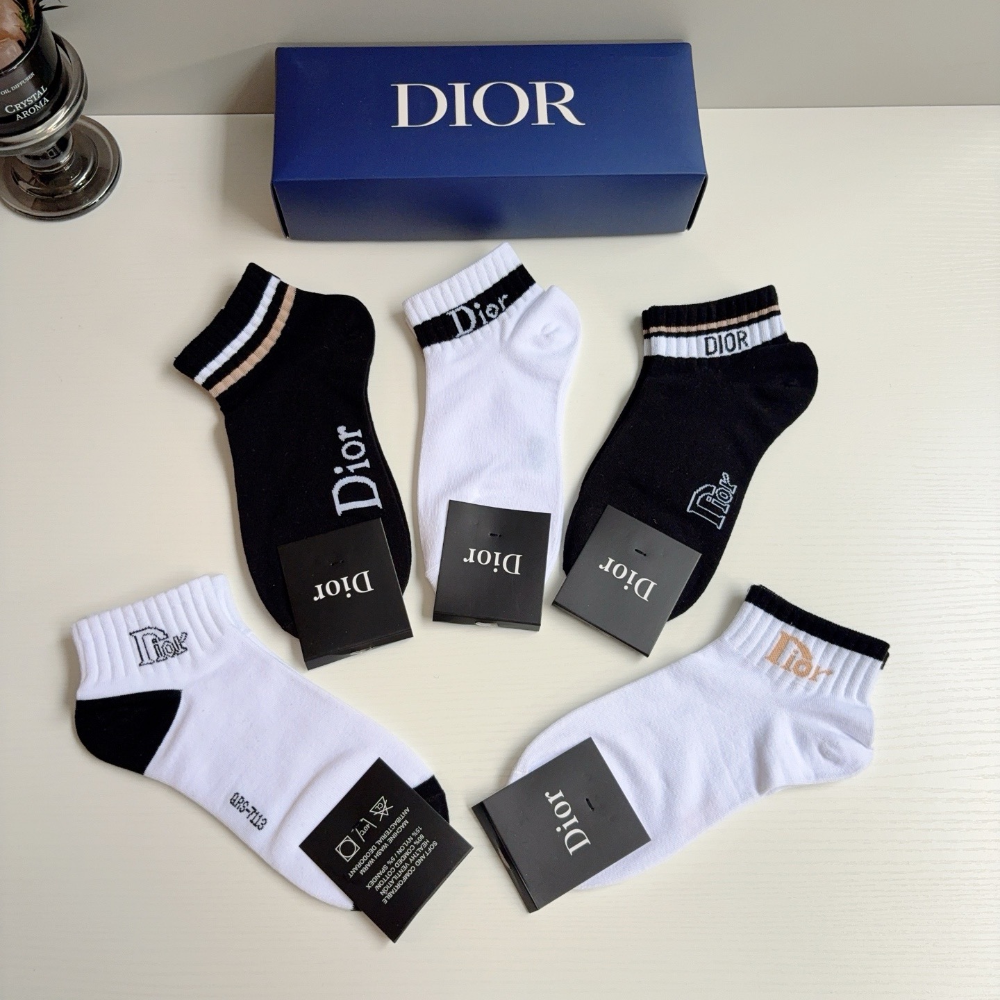 配包装（一盒5双） Dior 迪奥 新款字母罗口男款短筒袜子！经典字母专柜同步袜子，💛大牌出街，潮人必备🔥超好搭