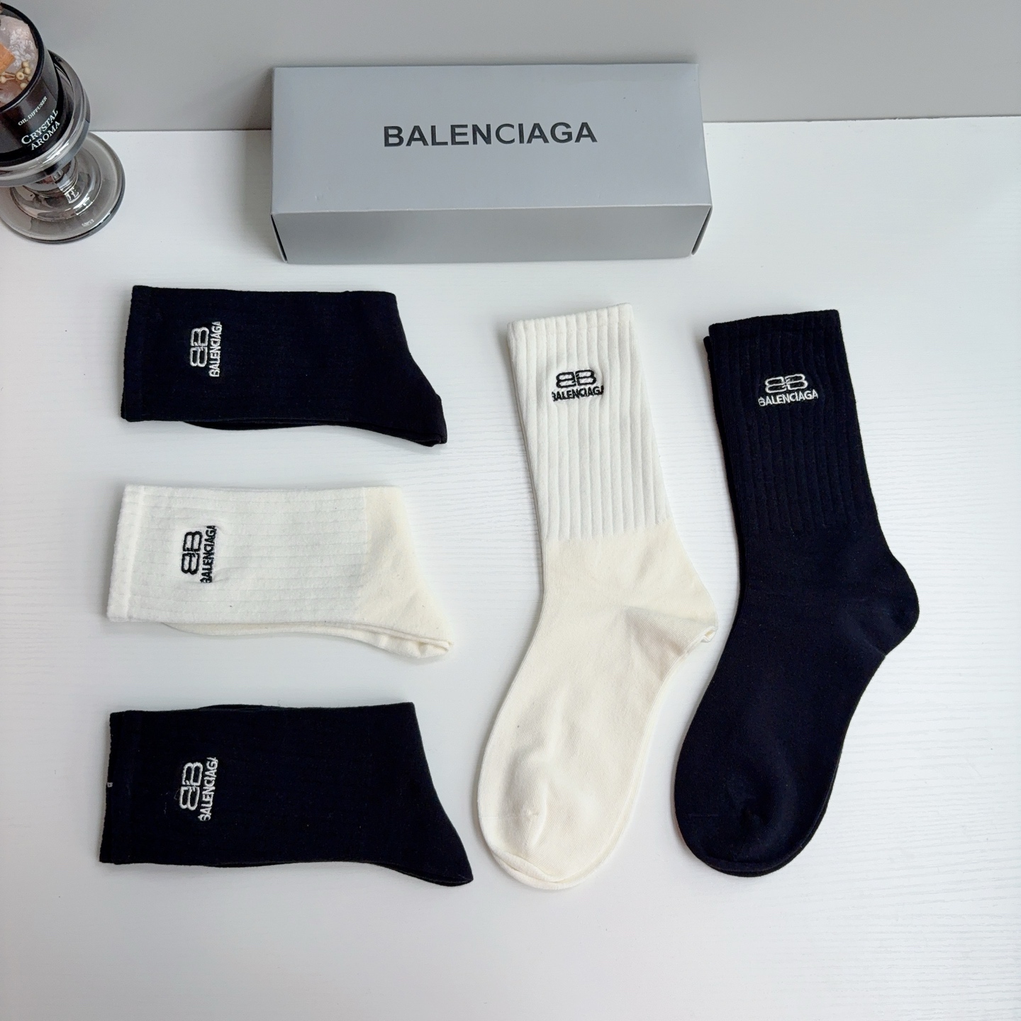 配包装（一盒5双）  BALENCIAGA巴黎世家 新款刺绣纯棉长筒袜子 经典字母logo袜，超柔软材质，舒适透气，时尚