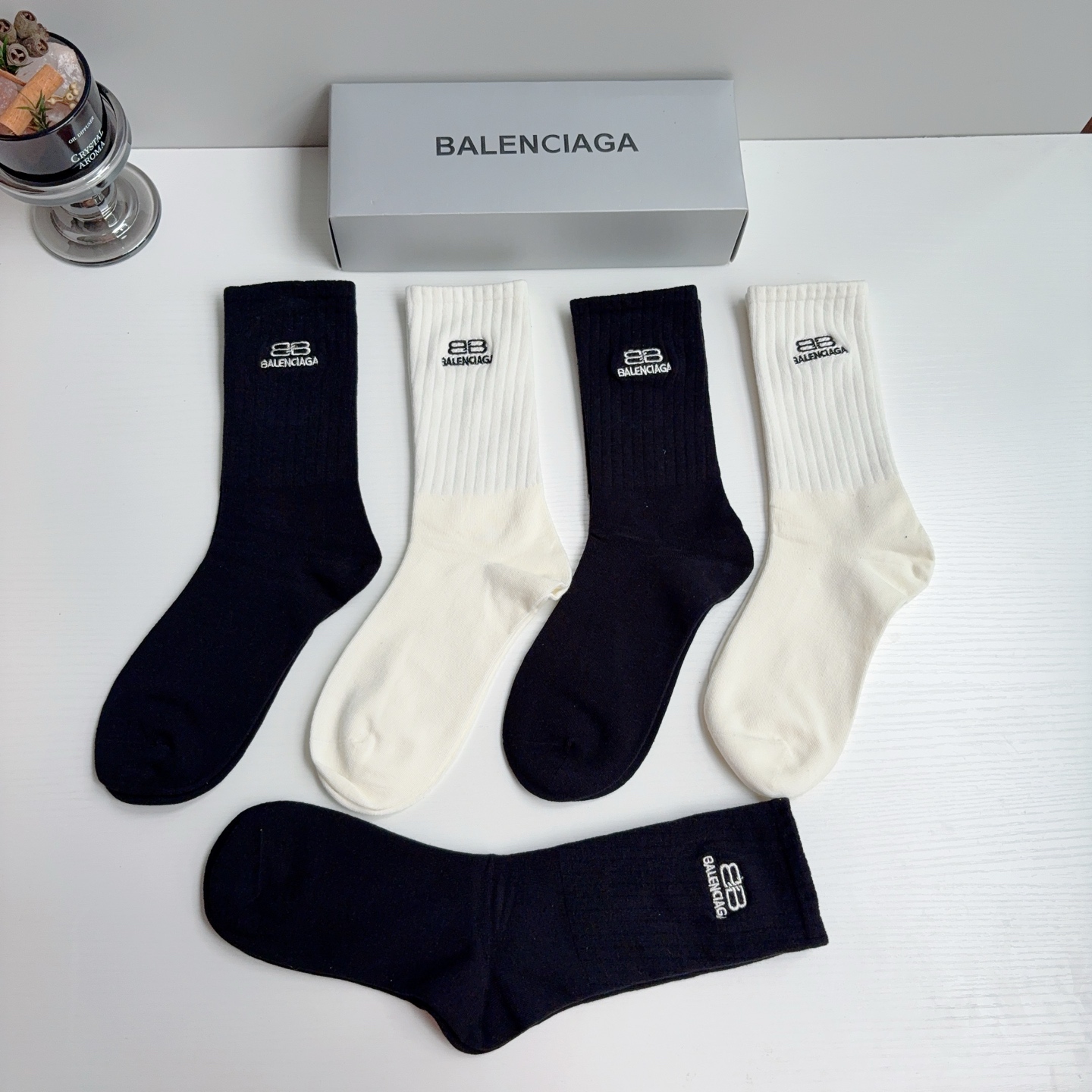 配包装（一盒5双）  BALENCIAGA巴黎世家 新款刺绣纯棉长筒袜子 经典字母logo袜，超柔软材质，舒适透气，时尚