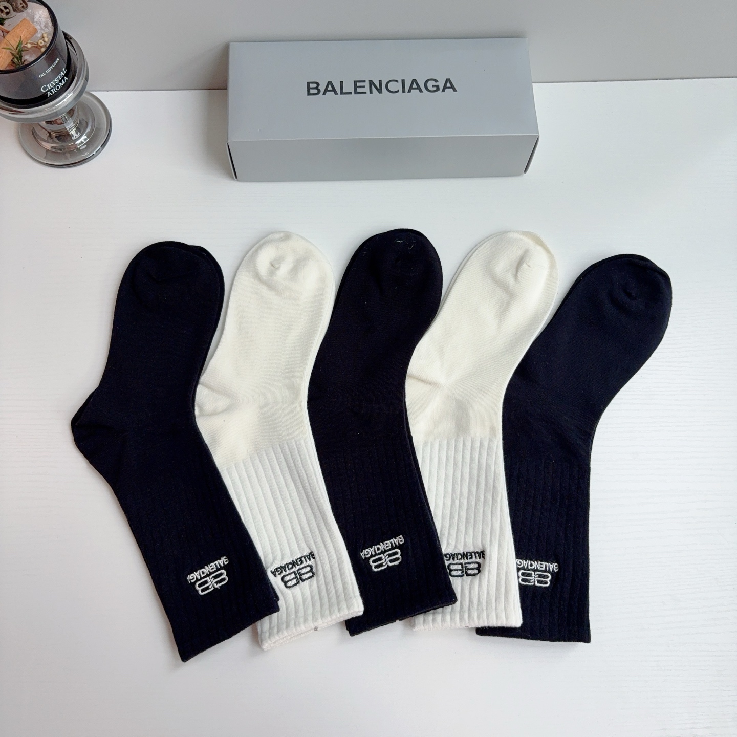 配包装（一盒5双）  BALENCIAGA巴黎世家 新款刺绣纯棉长筒袜子 经典字母logo袜，超柔软材质，舒适透气，时尚