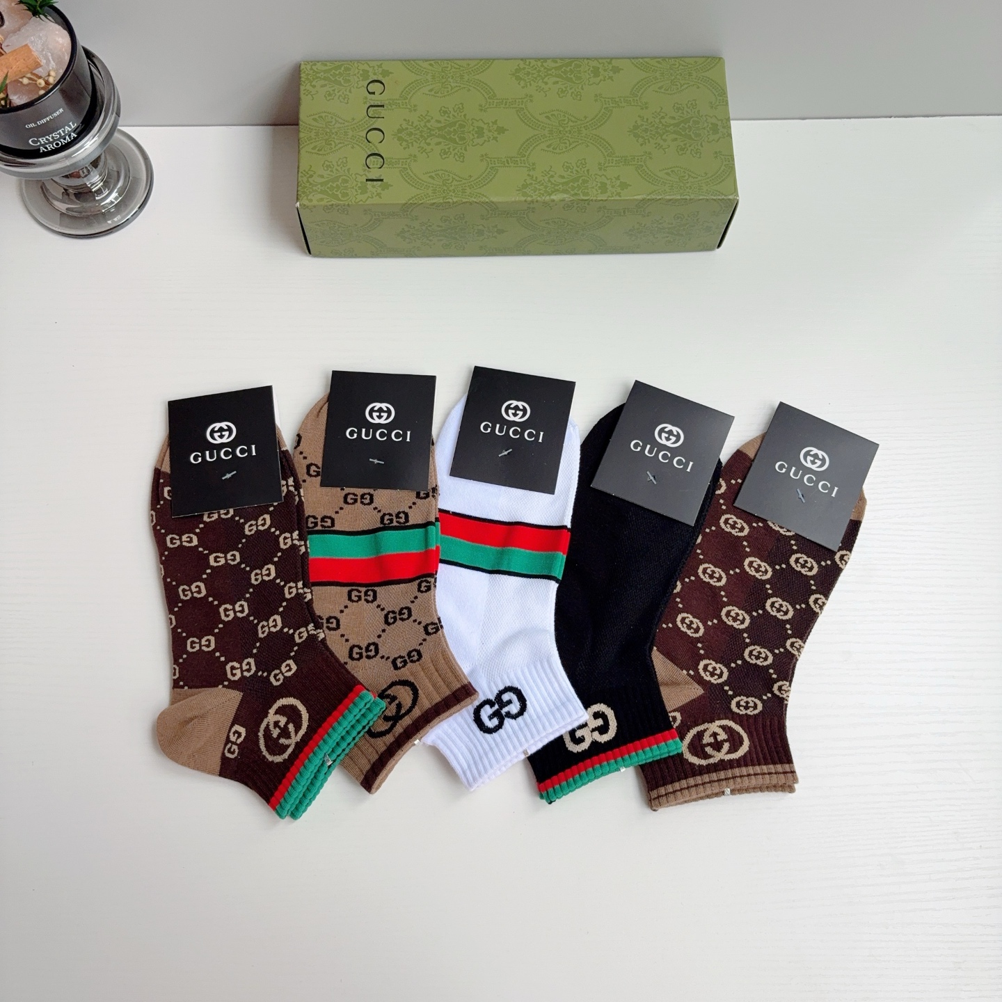 配包装（一盒5双）  Gucci 古奇 ins超火爆小单品男款袜子，纯棉面料，经典双G袜，个性时尚百搭款，你值得拥有哦💗
