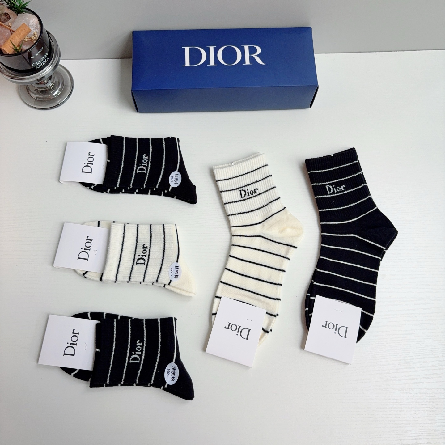 配包装（一盒5双）  Dior 迪奥 新款中筒袜子！纯棉面料，火爆Ｄ图案，专柜同步袜 💛大牌出街，潮人必备🔥超好搭