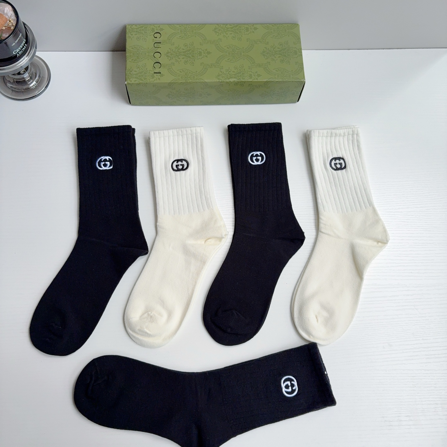 配包装（一盒5双） Gucci 古奇 新款长筒刺绣纯棉面料，专柜同步长筒袜子，💛大牌出街，潮人必备🔥超好搭配！