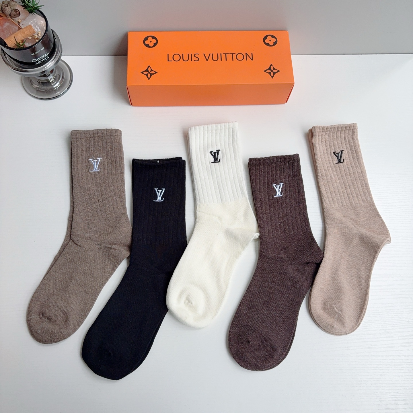 配包装【一盒五双】 LV 路易威登 新款高版本刺绣长筒袜🔥🌟潮人必不能少的专柜代购品质长筒袜子 ，超级百搭款