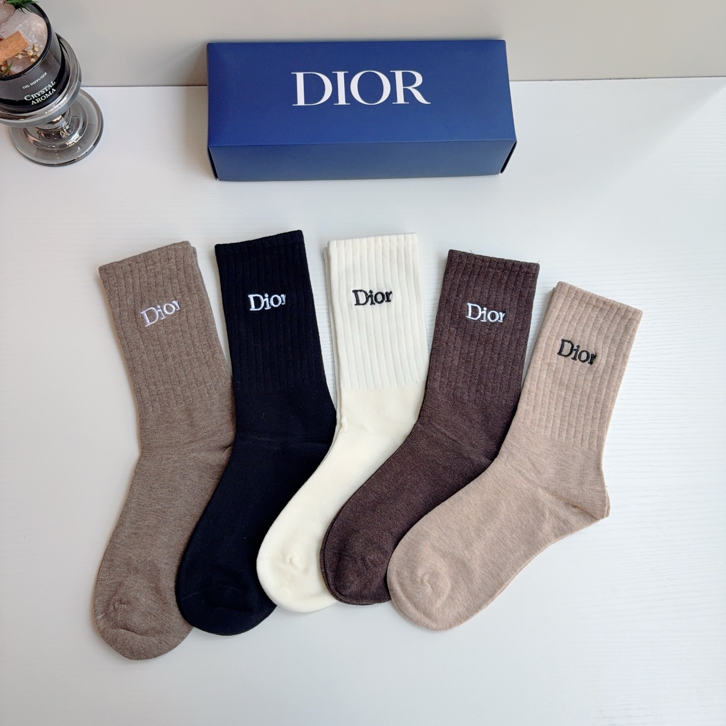 配包装(一盒5双) Dior 迪奥 新款经典logo刺绣长筒袜子!专柜同步袜子,💛大牌出街,潮人必备🔥超好搭 配包装(一盒5双) Dior 迪奥 新款经典logo刺绣长筒袜子!专柜同步袜子,💛大牌出街,潮人必备🔥超好搭