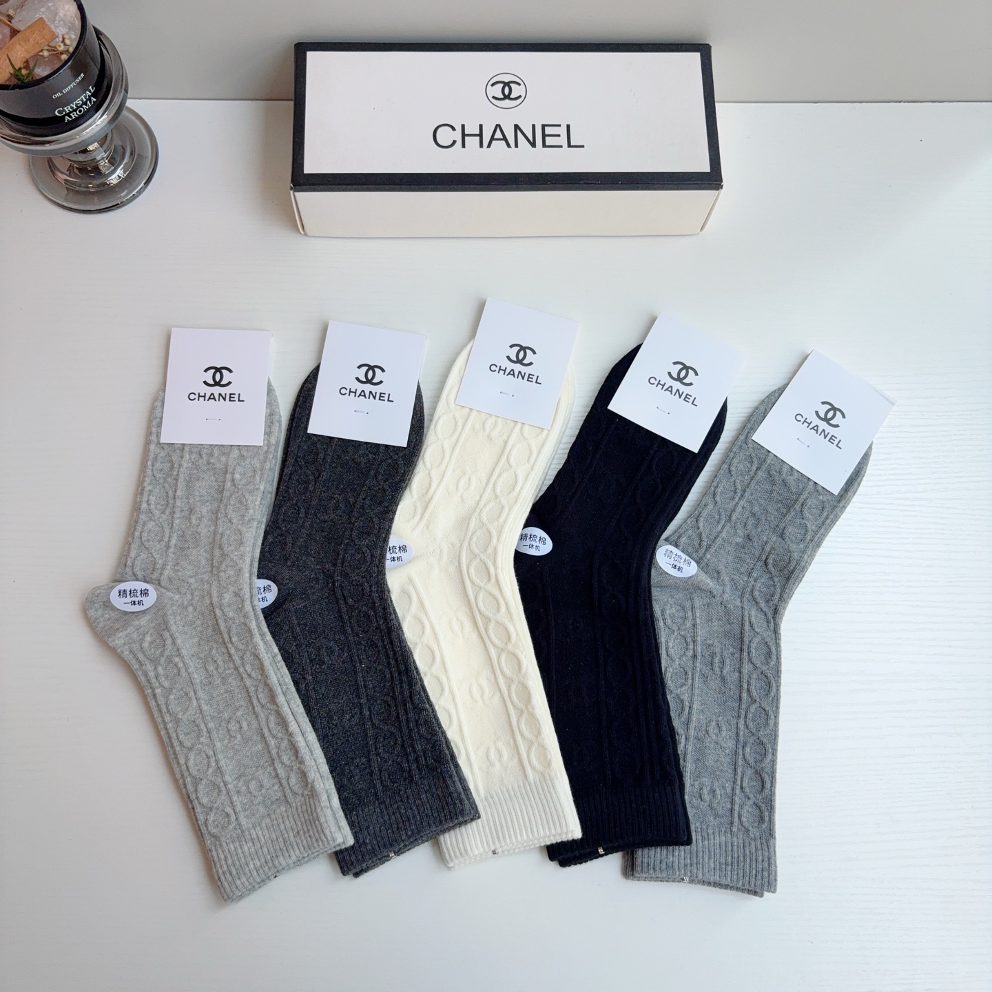 配包装【一盒五双】 CHANEL 香奈儿 新款浮雕logo长筒袜🔥🌟潮人必不能少的专柜代购品质长筒袜子 ，超级百搭款