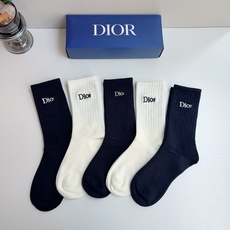 配包装(一盒5双) Dior 迪奥 新款经典logo刺绣长筒袜子!专柜同步袜子,💛大牌出街,潮人必备🔥超好搭 配包装(一盒5双) Dior 迪奥 新款经典logo刺绣长筒袜子!专柜同步袜子,💛大牌出街,潮人必备🔥超好搭
