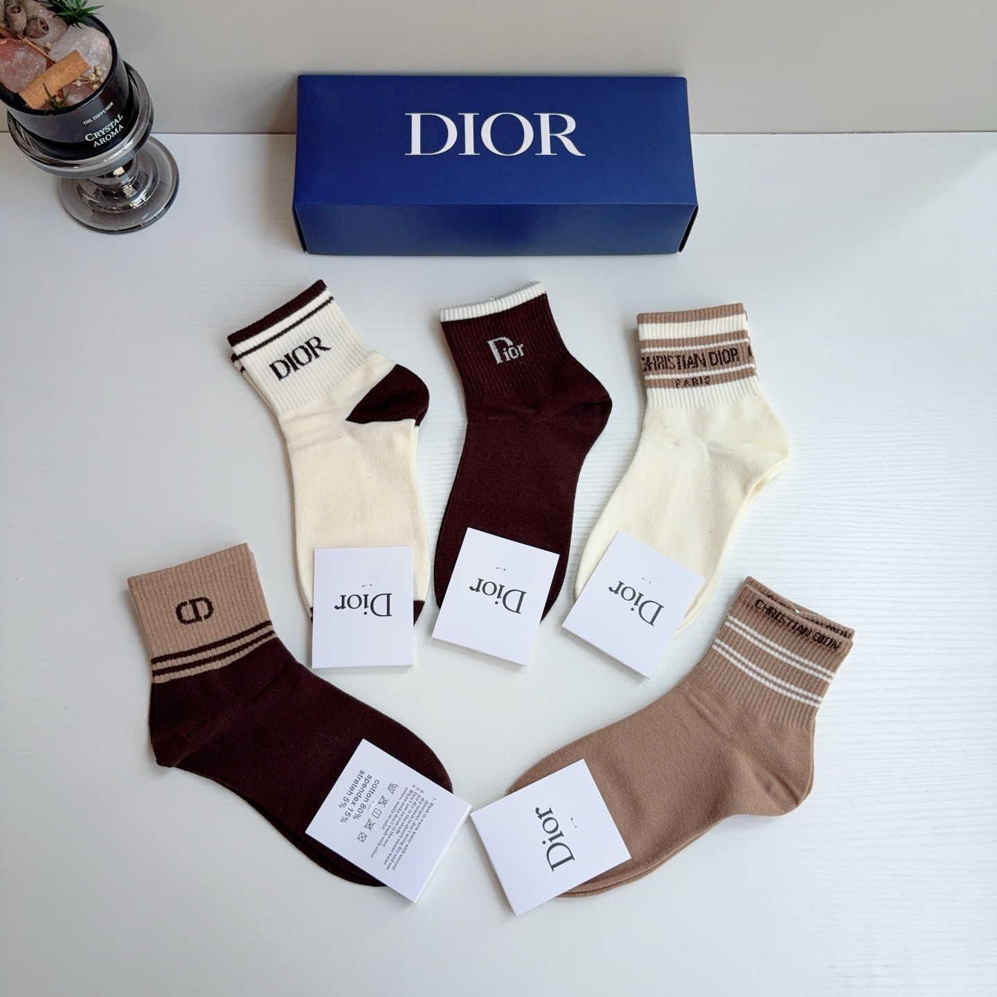 配包装（一盒5双） Dior 迪奥 新款字母罗口中筒袜子！爆款字母专柜同步中筒袜，💛大牌出街，潮人必备🔥超好搭