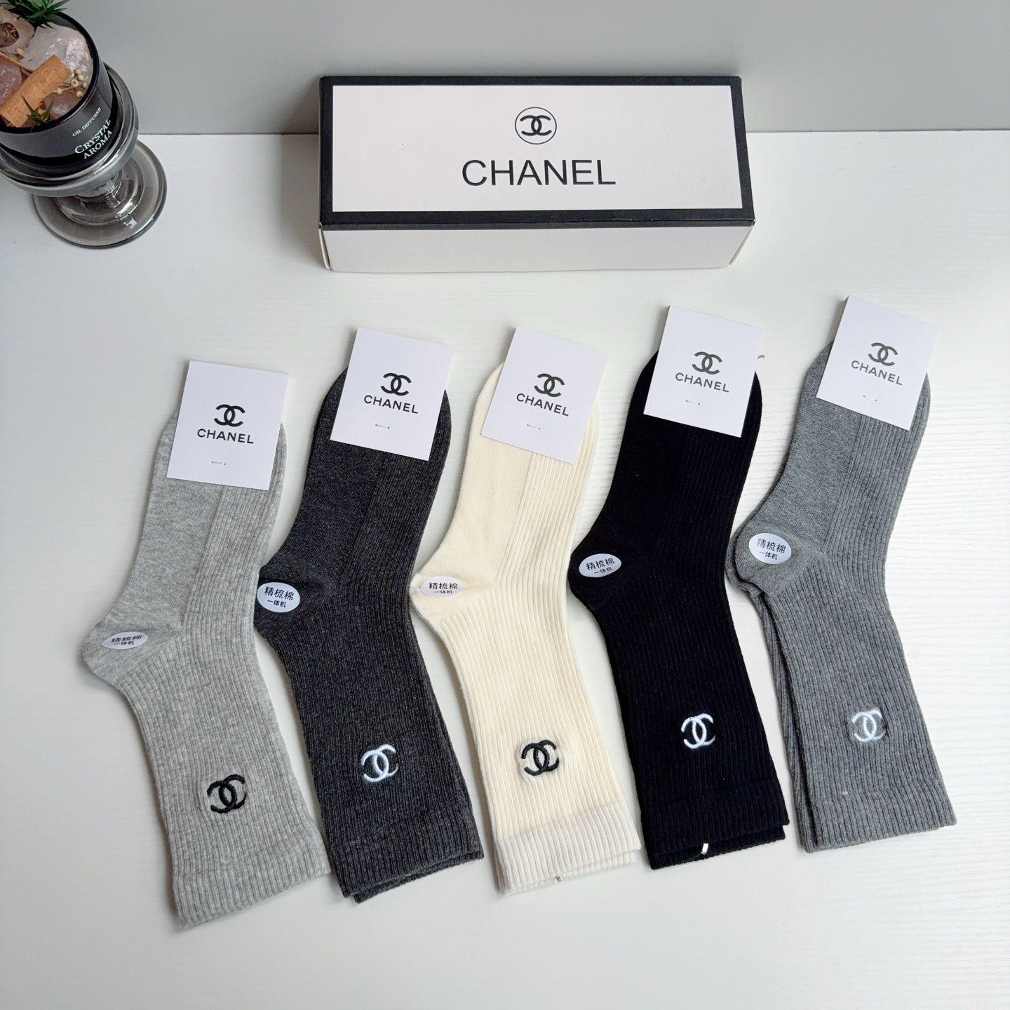 配包装（一盒5双） CHANEL 香奈儿新款长筒刺绣纯棉面料，专柜同步长筒袜子，💛大牌出街，潮人必备🔥超好搭配！