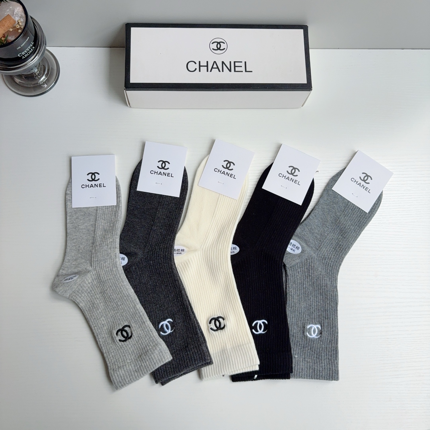配包装（一盒5双） CHANEL 香奈儿新款长筒刺绣纯棉面料，专柜同步长筒袜子，💛大牌出街，潮人必备🔥超好搭配！