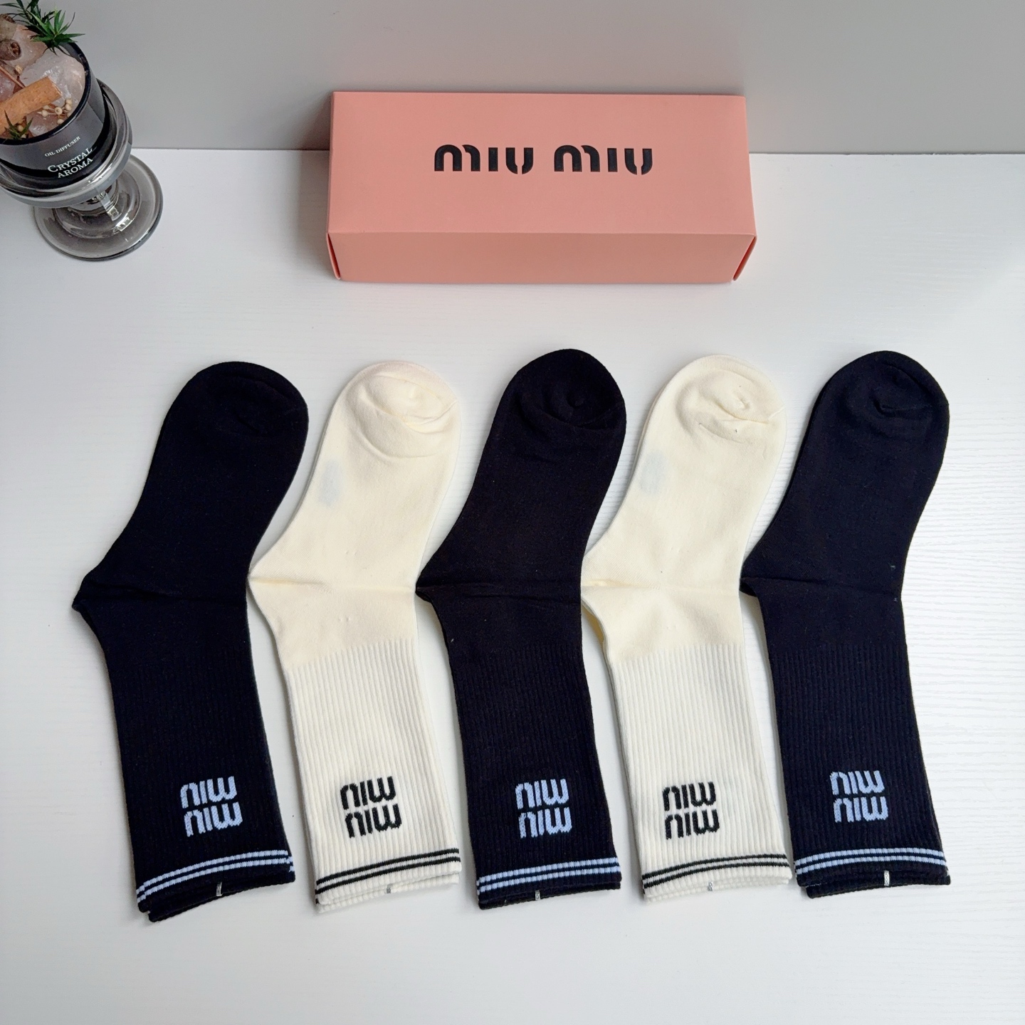 配包装【一盒5双】 miumiu · 缪缪 高品质新款网红长筒袜子❗️纯棉材质，轻薄柔软透气，四季通用！ 