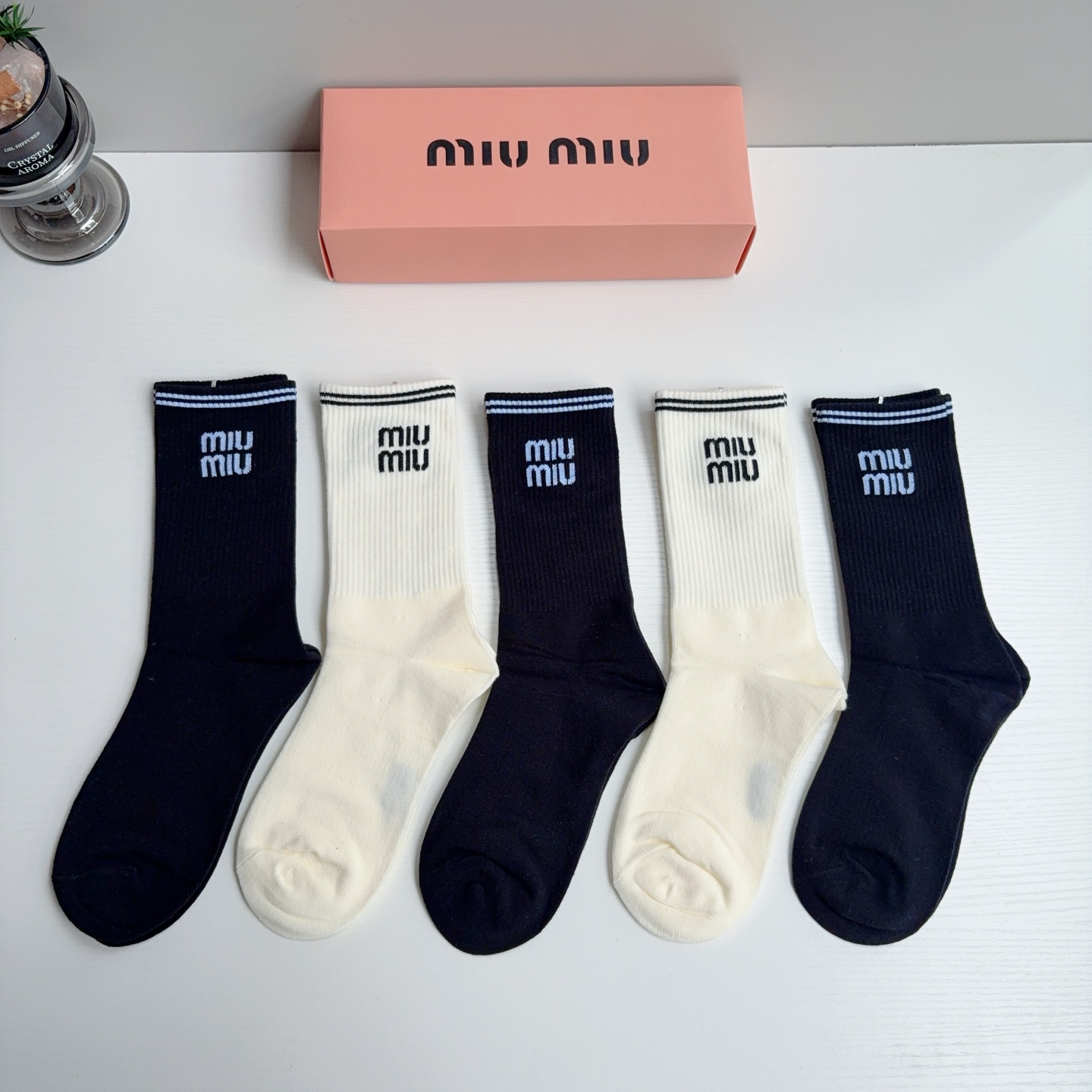配包装【一盒5双】 miumiu · 缪缪 高品质新款网红长筒袜子❗️纯棉材质，轻薄柔软透气，四季通用！ 