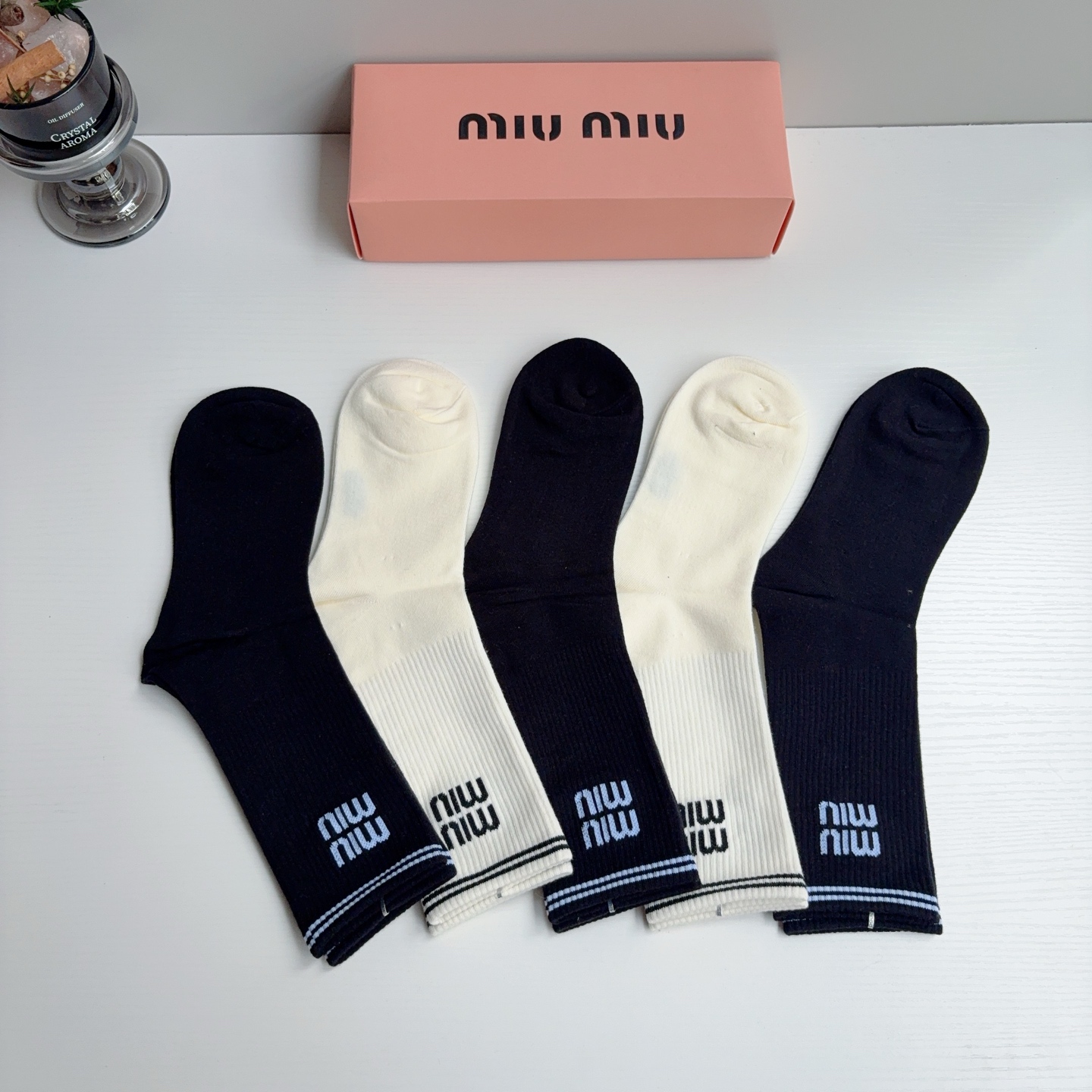 配包装【一盒5双】 miumiu · 缪缪 高品质新款网红长筒袜子❗️纯棉材质，轻薄柔软透气，四季通用！ 
