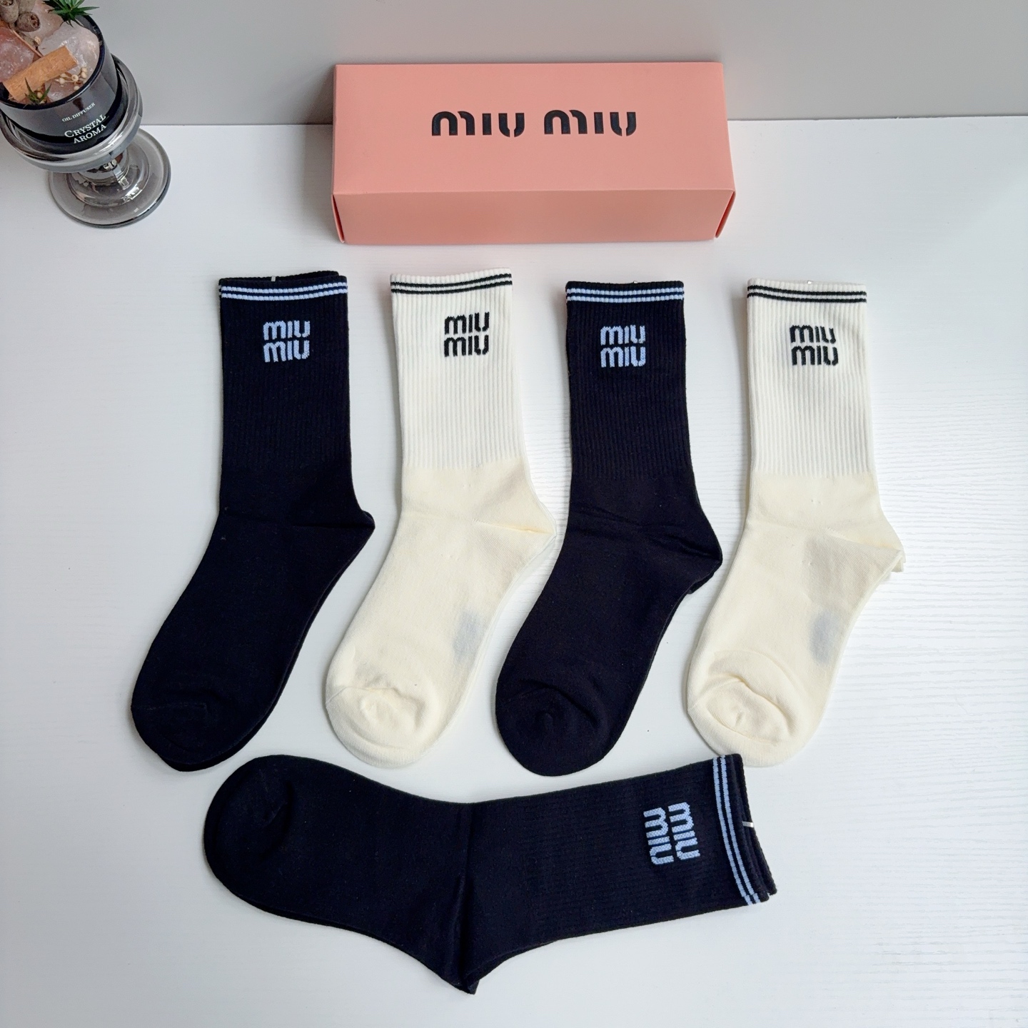 配包装【一盒5双】 miumiu · 缪缪 高品质新款网红长筒袜子❗️纯棉材质，轻薄柔软透气，四季通用！ 