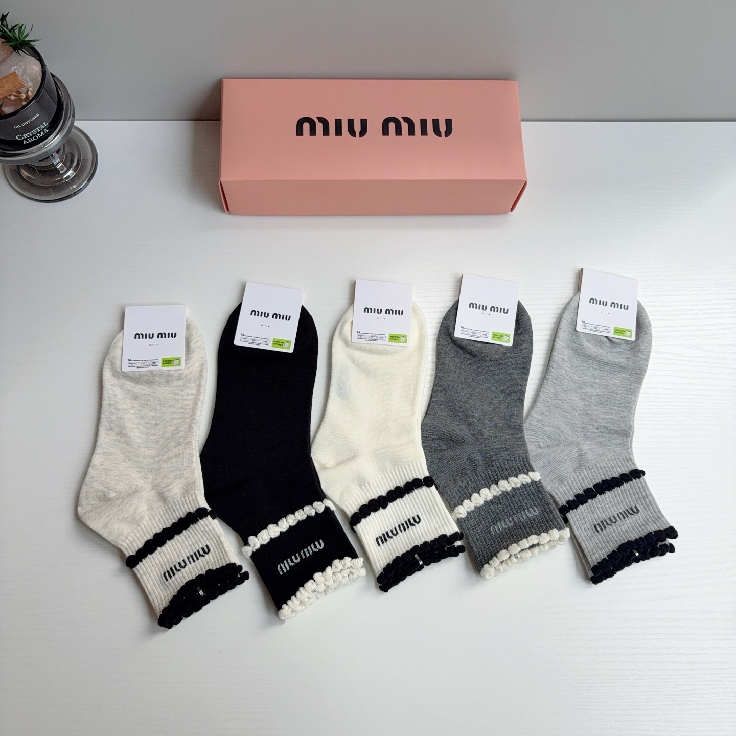 配包装【一盒5双】 miumiu · 缪缪 新款网红中筒袜子❗️ins明星网红推荐❗️轻薄柔软透气，四季通用，欧美大牌街