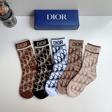 配包装(一盒5双) Dior 迪奥 新款字母罗口长筒袜子!爆款字母专柜同步长筒袜,💛大牌出街,潮人必备🔥超好搭 配包装(一盒5双) Dior 迪奥 新款字母罗口长筒袜子!爆款字母专柜同步长筒袜,💛大牌出街,潮人必备🔥超好搭