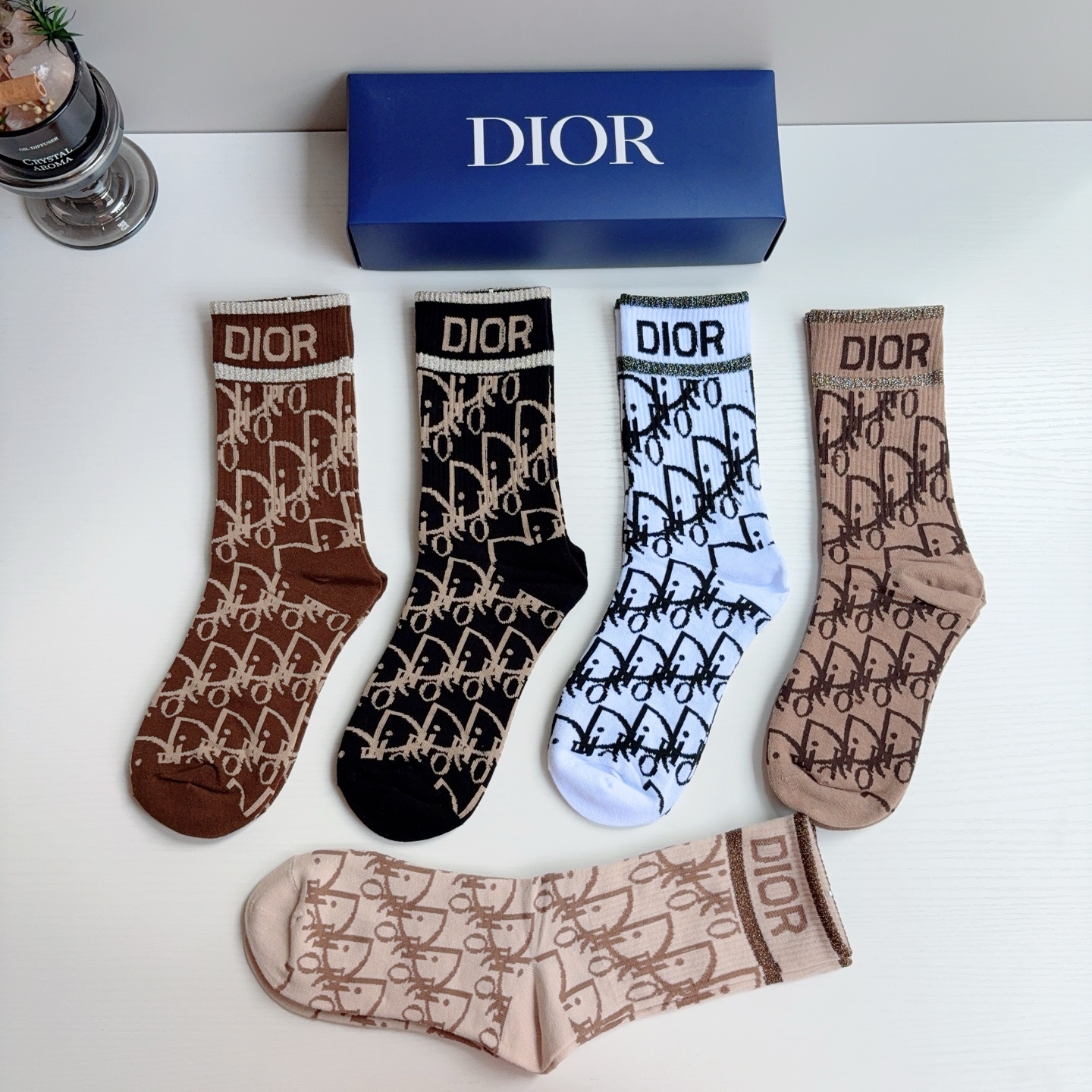 配包装（一盒5双） Dior 迪奥 新款字母罗口长筒袜子！爆款字母专柜同步长筒袜，💛大牌出街，潮人必备🔥超好搭