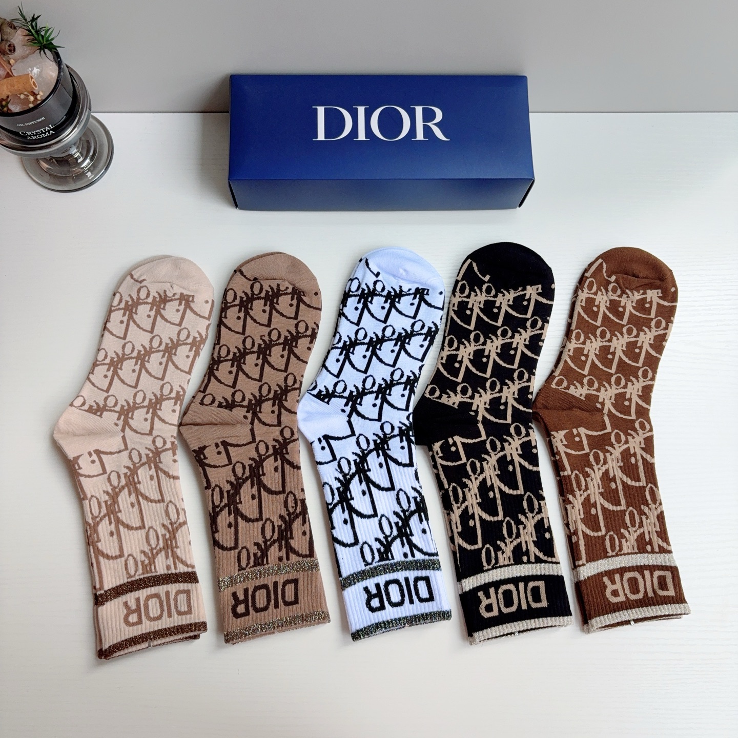 配包装（一盒5双） Dior 迪奥 新款字母罗口长筒袜子！爆款字母专柜同步长筒袜，💛大牌出街，潮人必备🔥超好搭